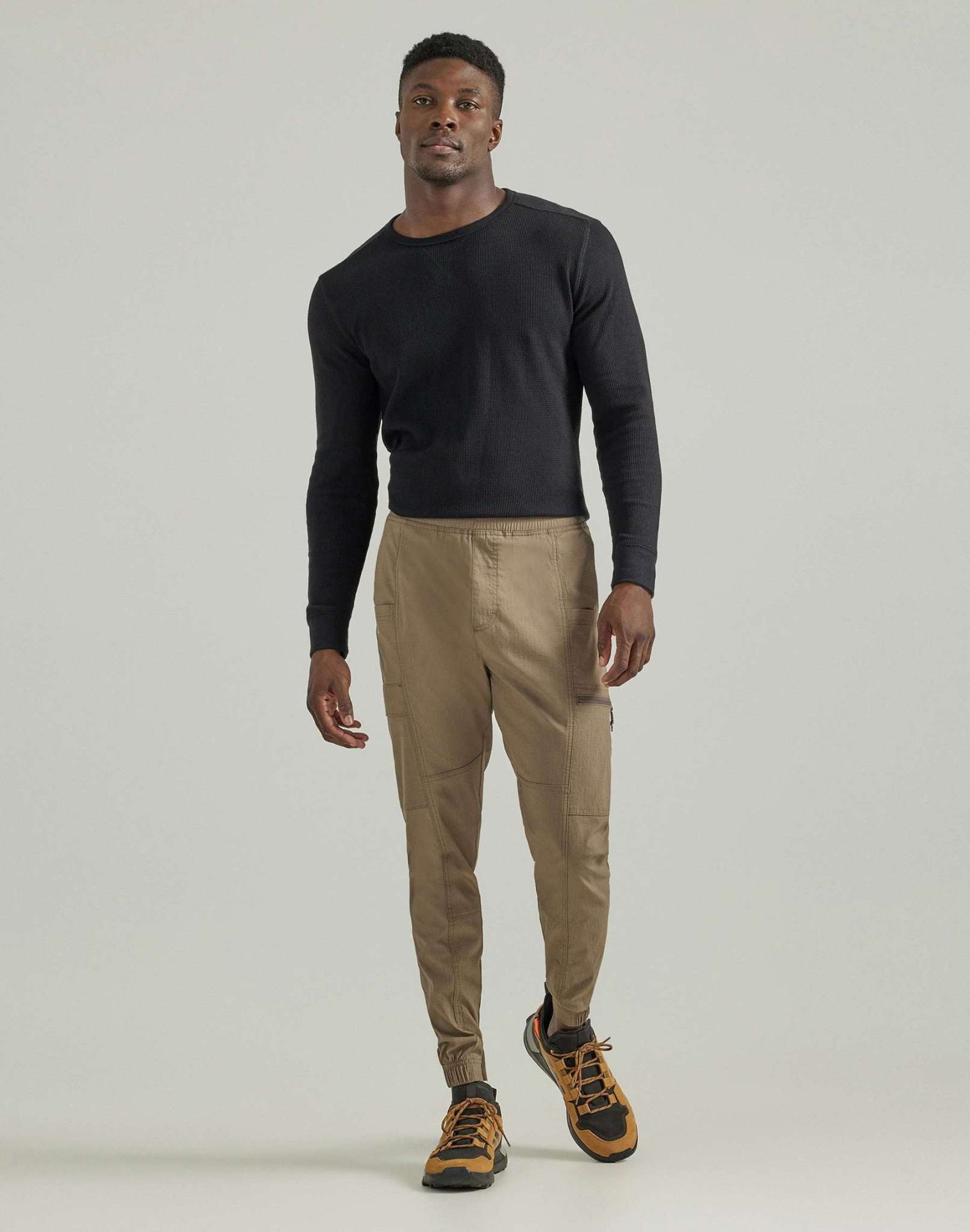 Pull On Tapered Pant in Bungee Cord Pants Wrangler   