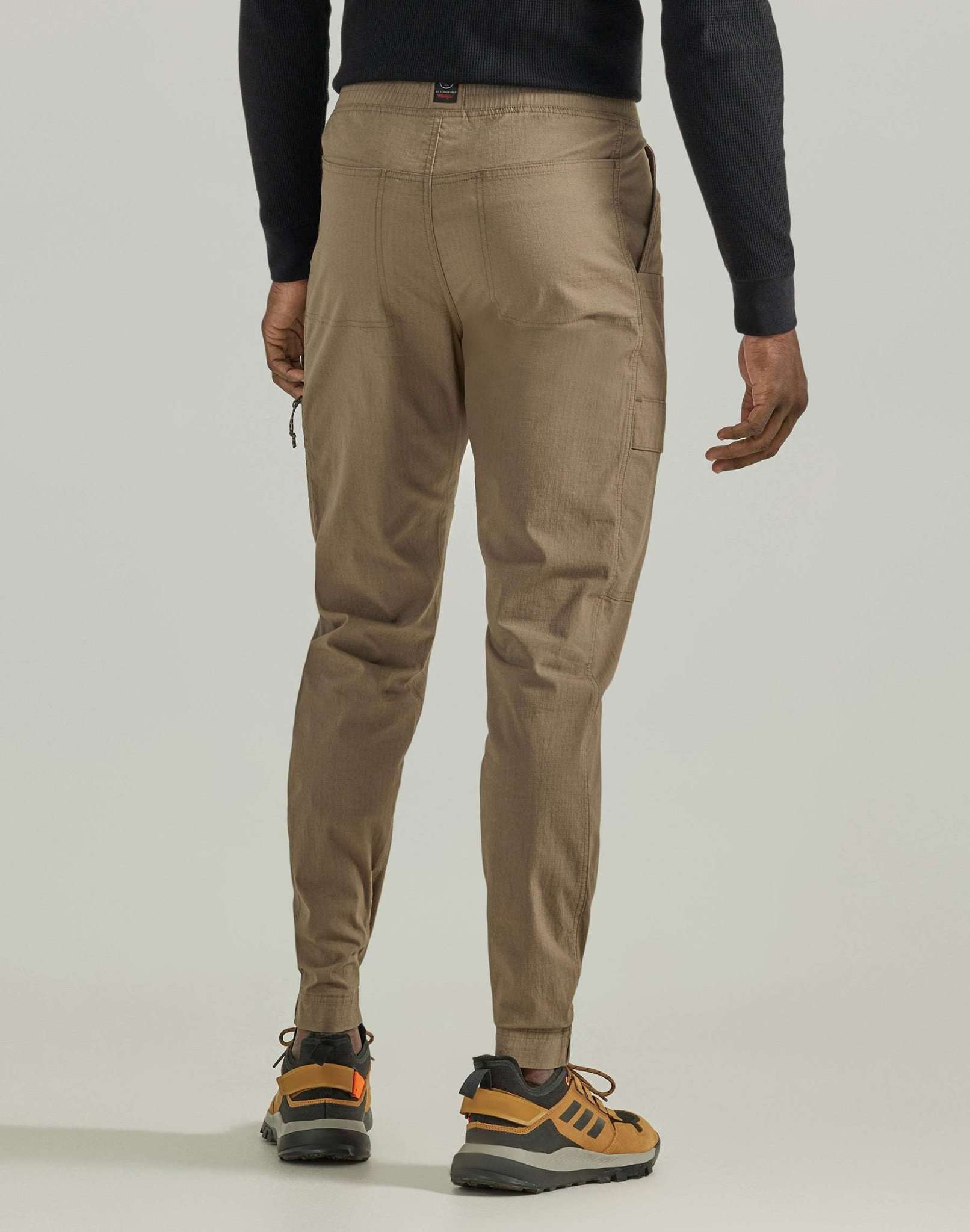 Pull On Tapered Pant in Bungee Cord Pants Wrangler   