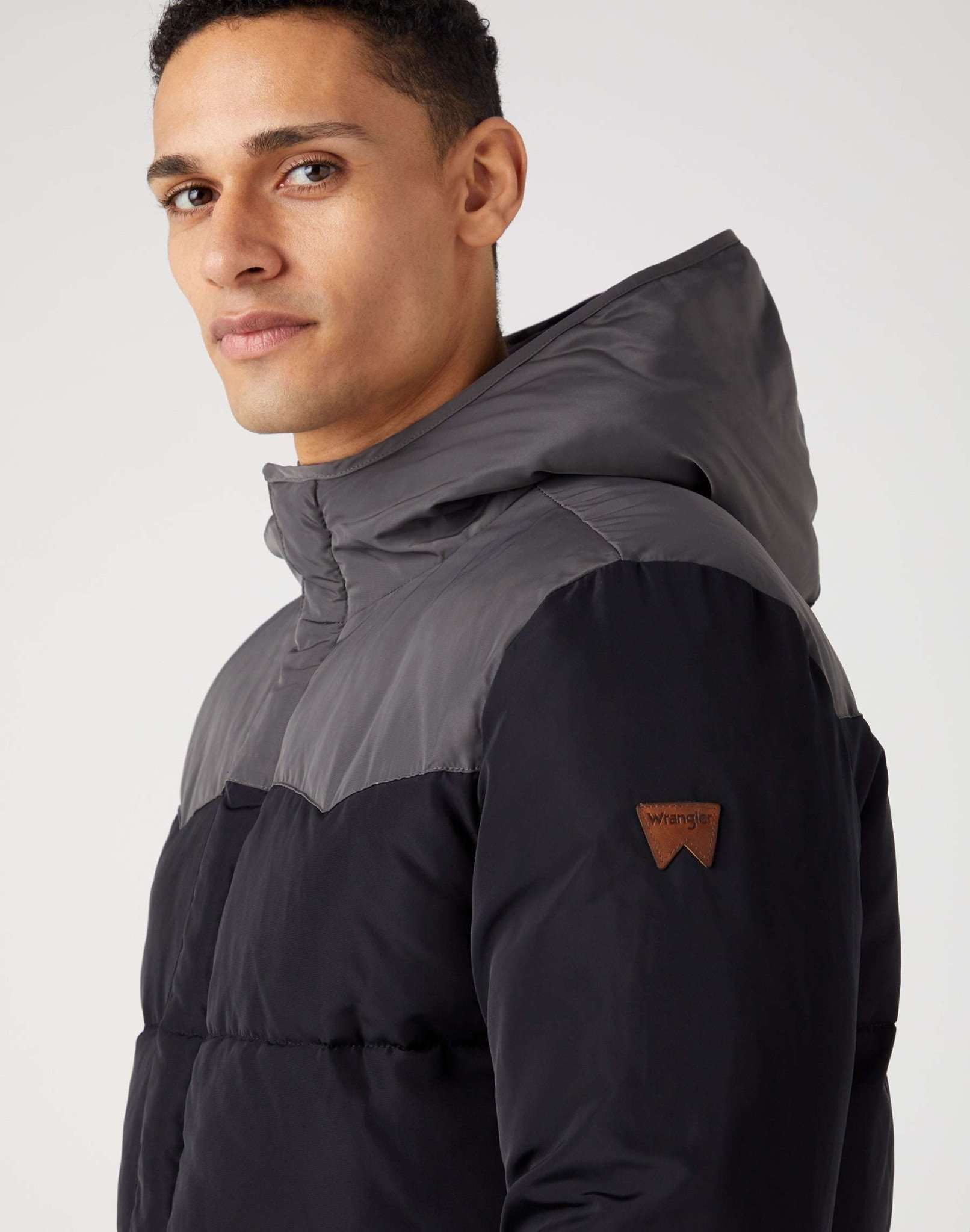 Puffer Jacket in Black Jackets Wrangler   