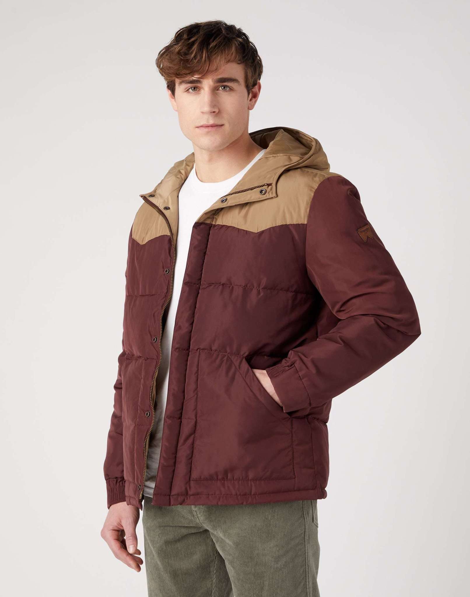 Puffer Jacket in Dahlia Jackets Wrangler   