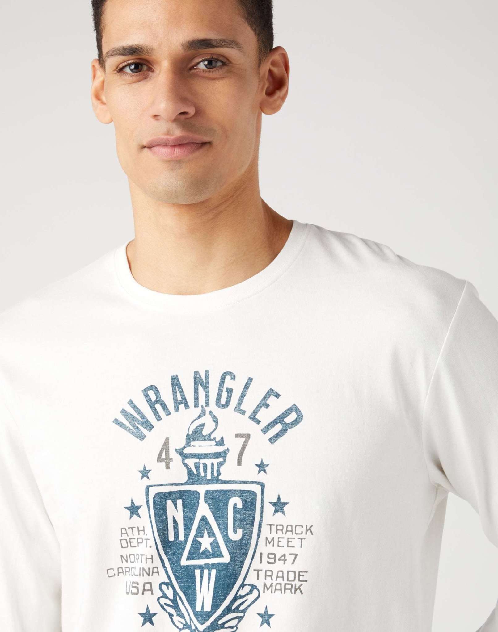 Americana Tee in Whisper White Sweater Wrangler   