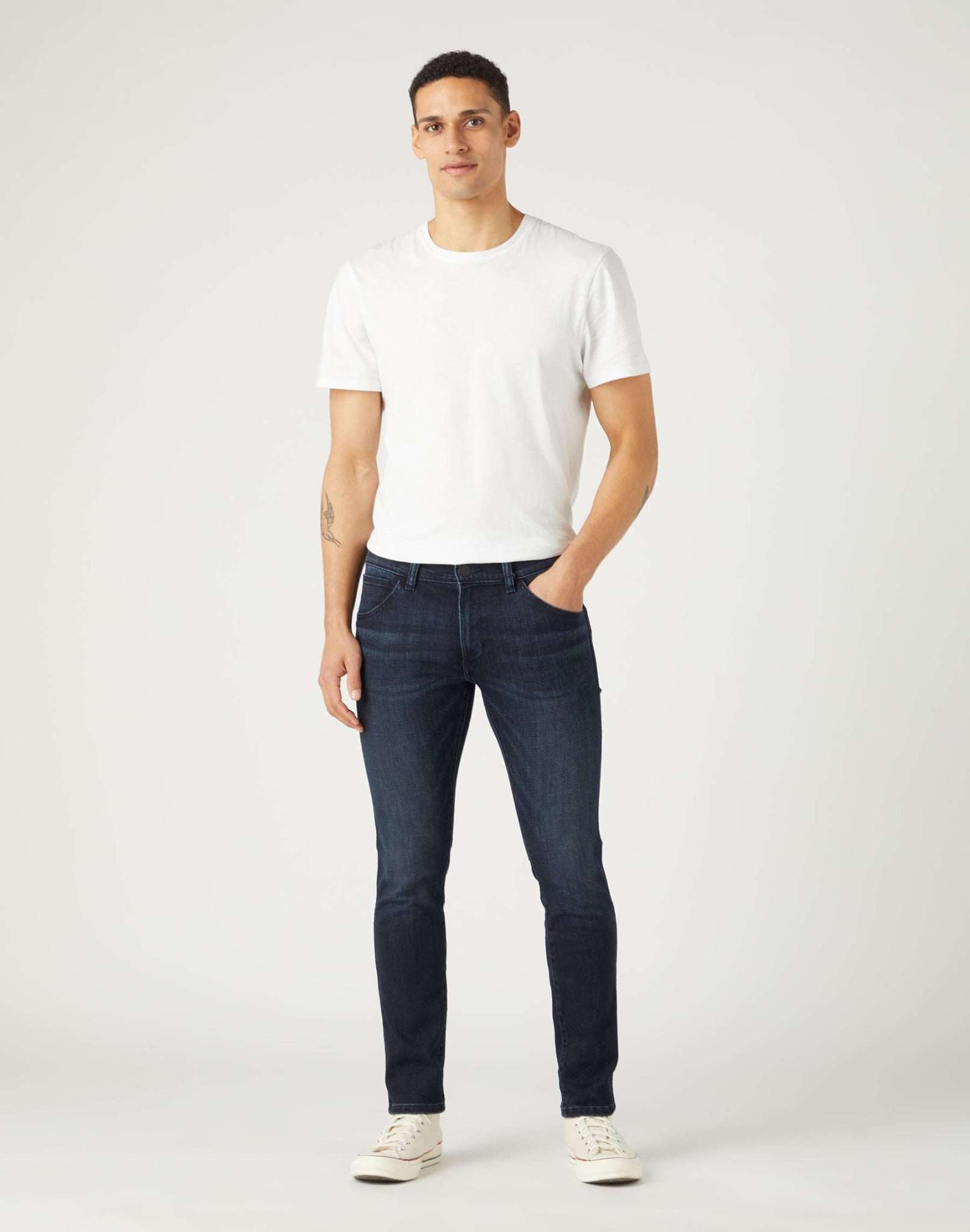 Bryson in Dusky Night Jeans Wrangler   