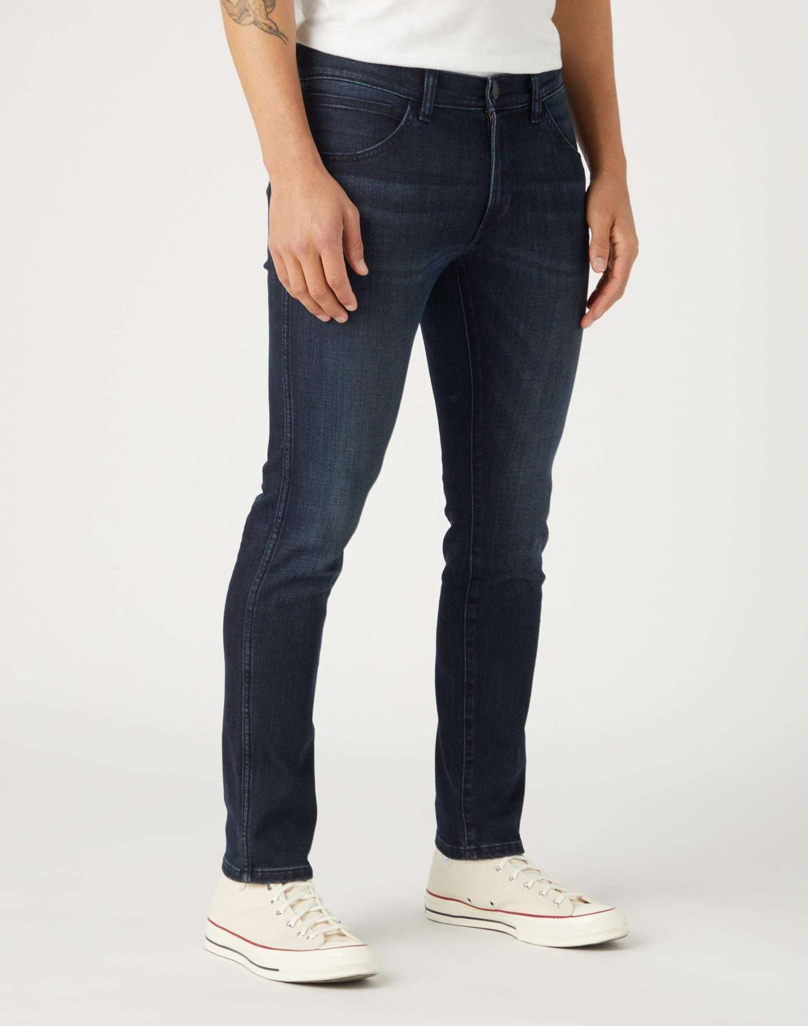 Bryson in Dusky Night Jeans Wrangler   