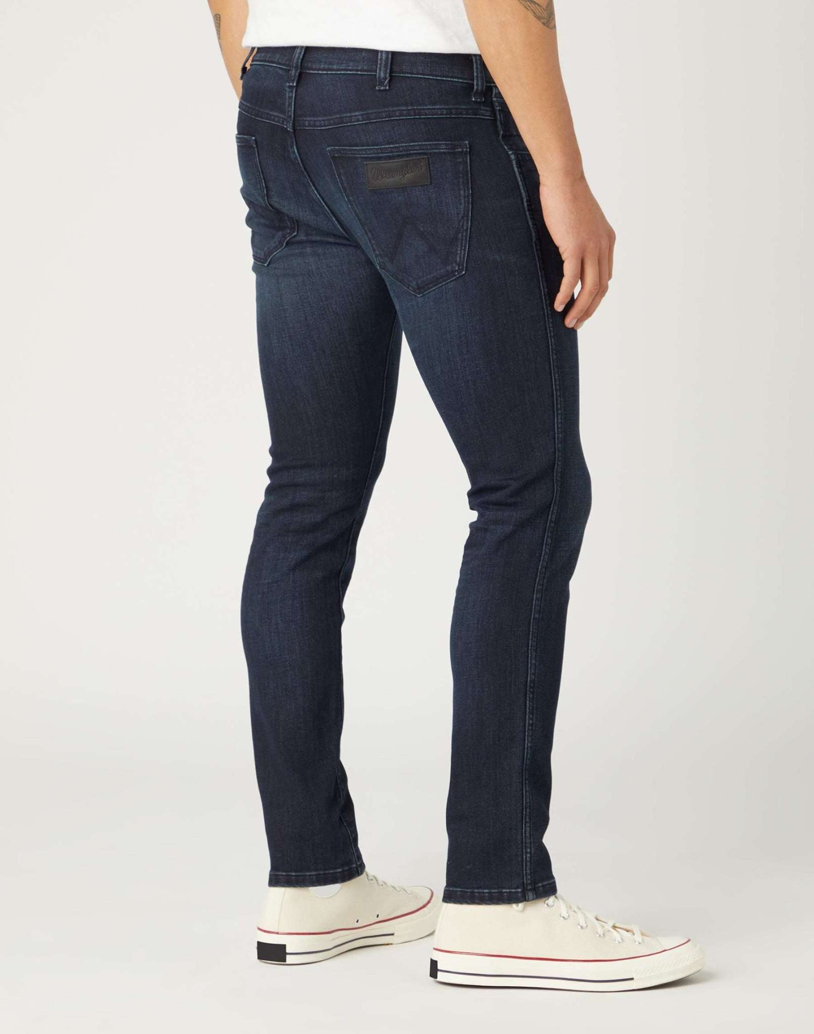 Bryson in Dusky Night Jeans Wrangler   