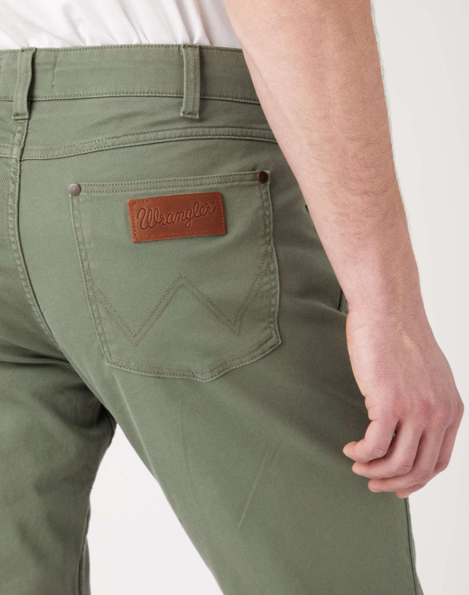 Greensboro in Dusty Olive Pants Wrangler   