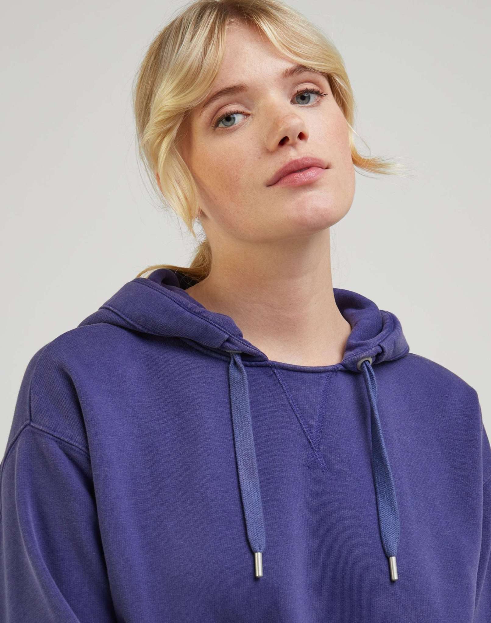 Relaxed Hoodie in Blueberry Hooded Sweater Lee   