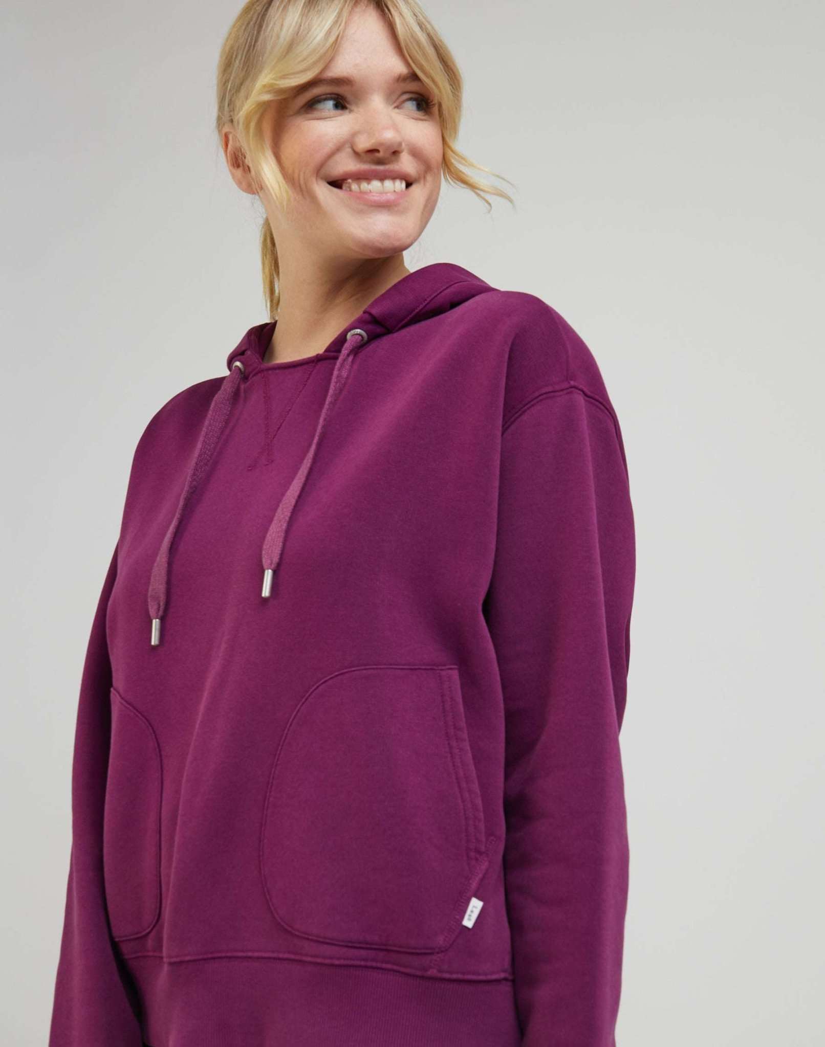 Relaxed Hoodie in Foxy Violet Hooded Sweater Lee   