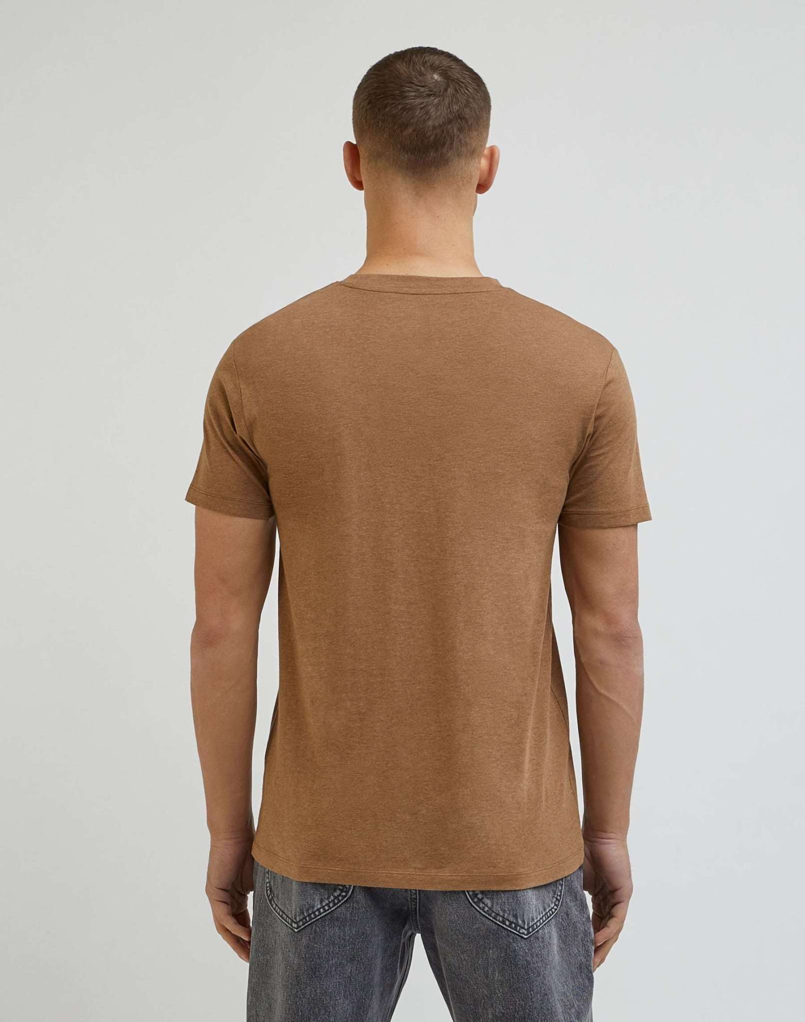 Ultimate Pocket Tee in Tumbleweed T-Shirts Lee   