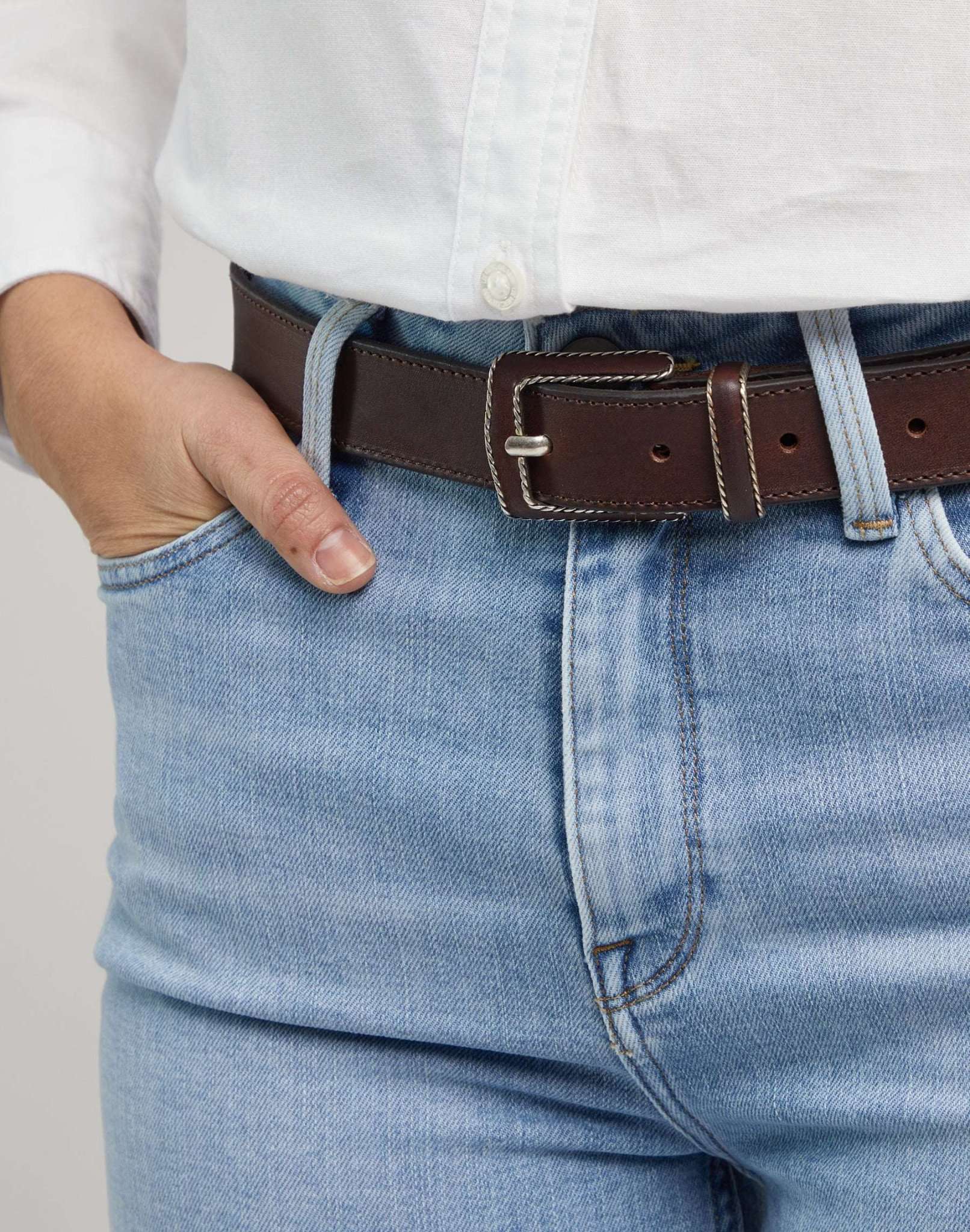 Buckle Belt in Dark Brown Belt Lee   