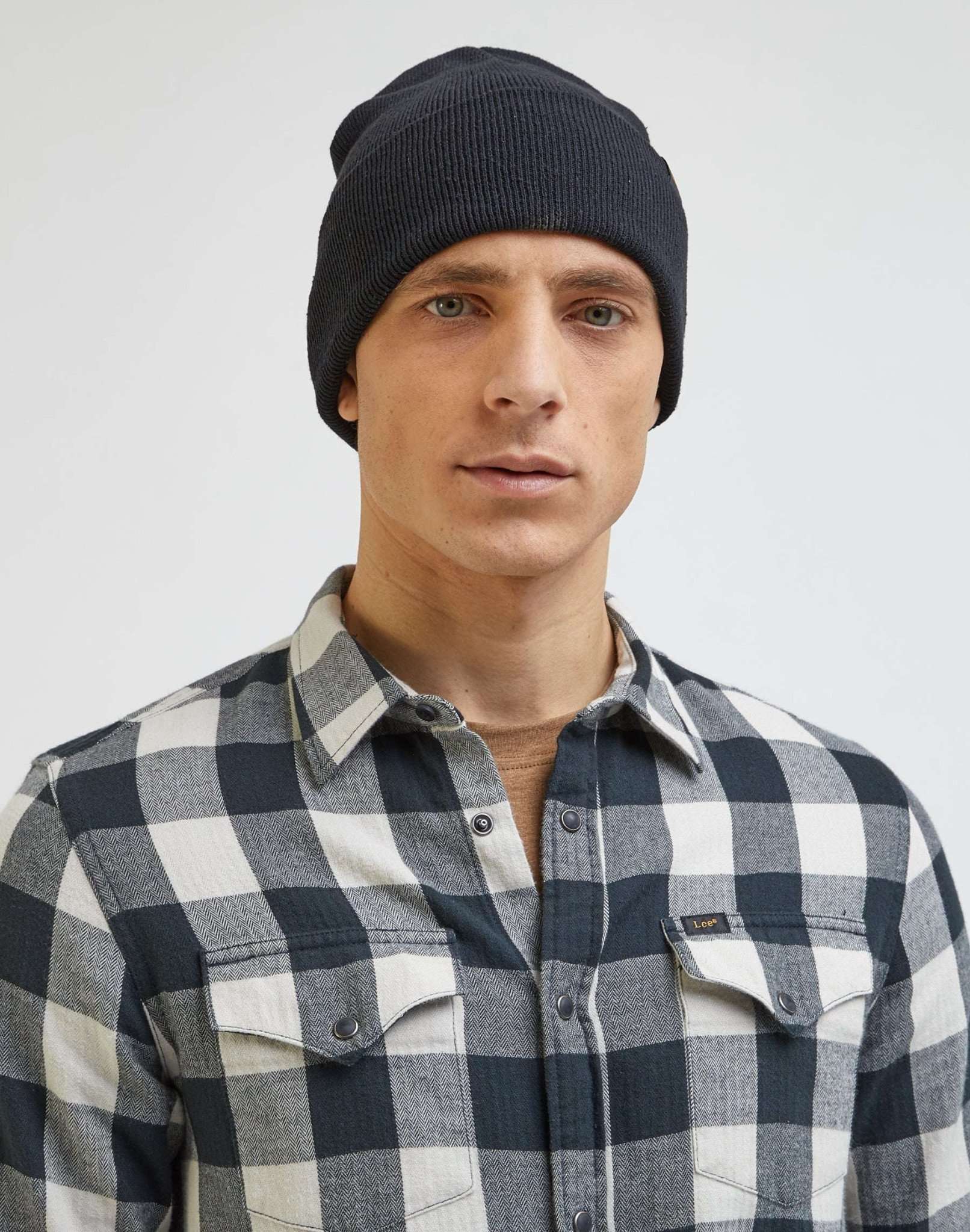 Essential Beanie in Black Caps Lee   