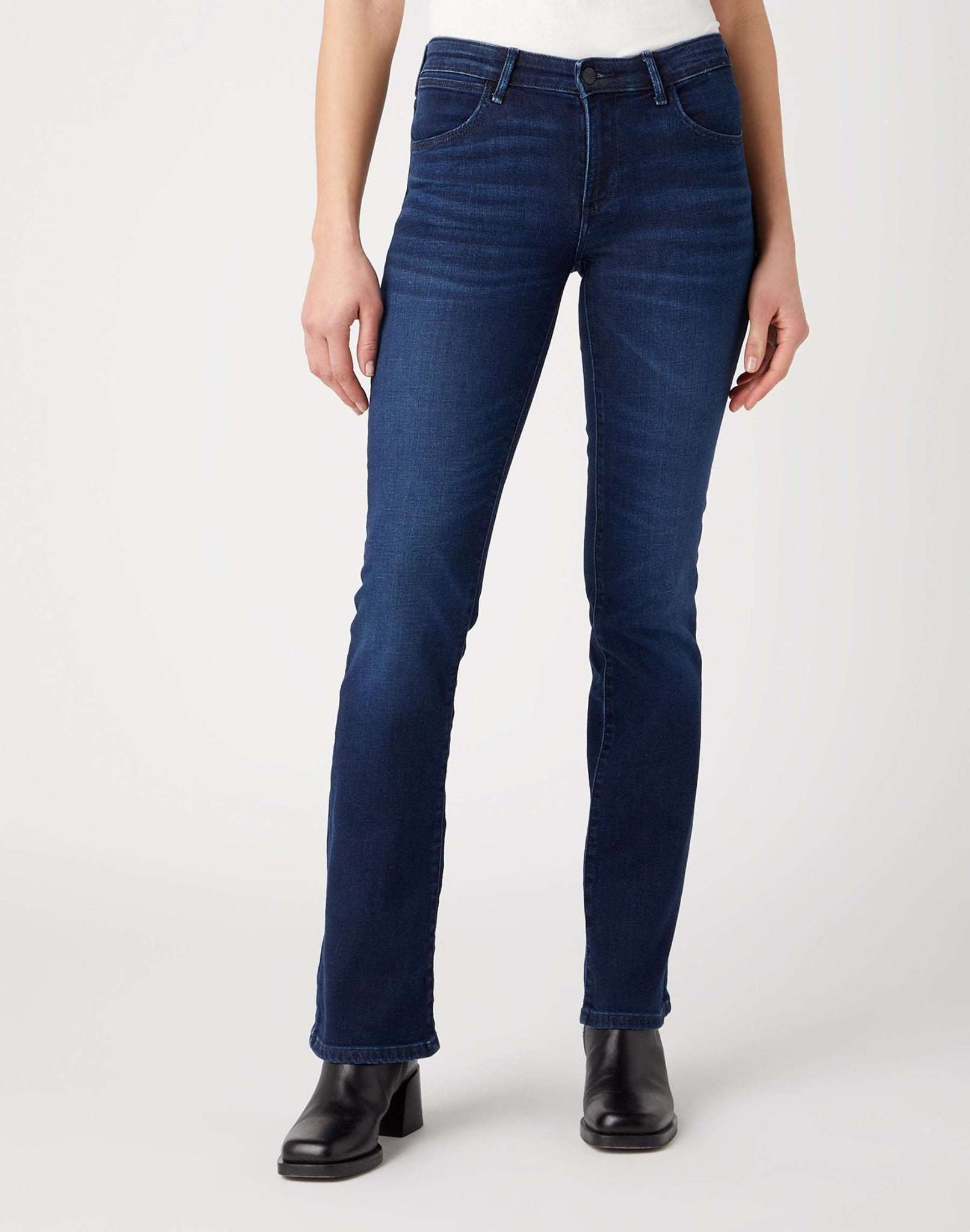 Bootcut in Nightshade Jeans Wrangler   