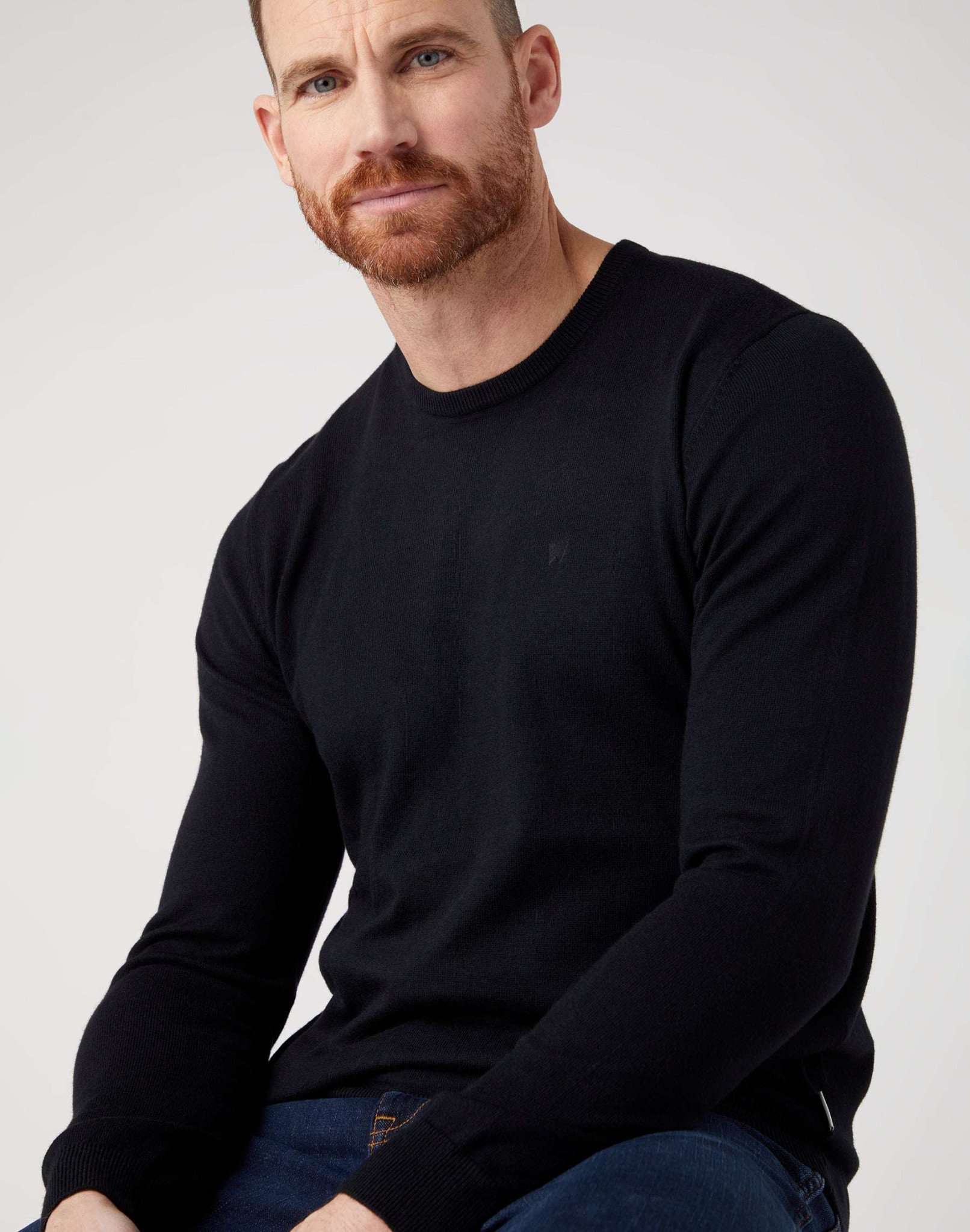 Crewneck Knit in Real Black Sweater Wrangler   