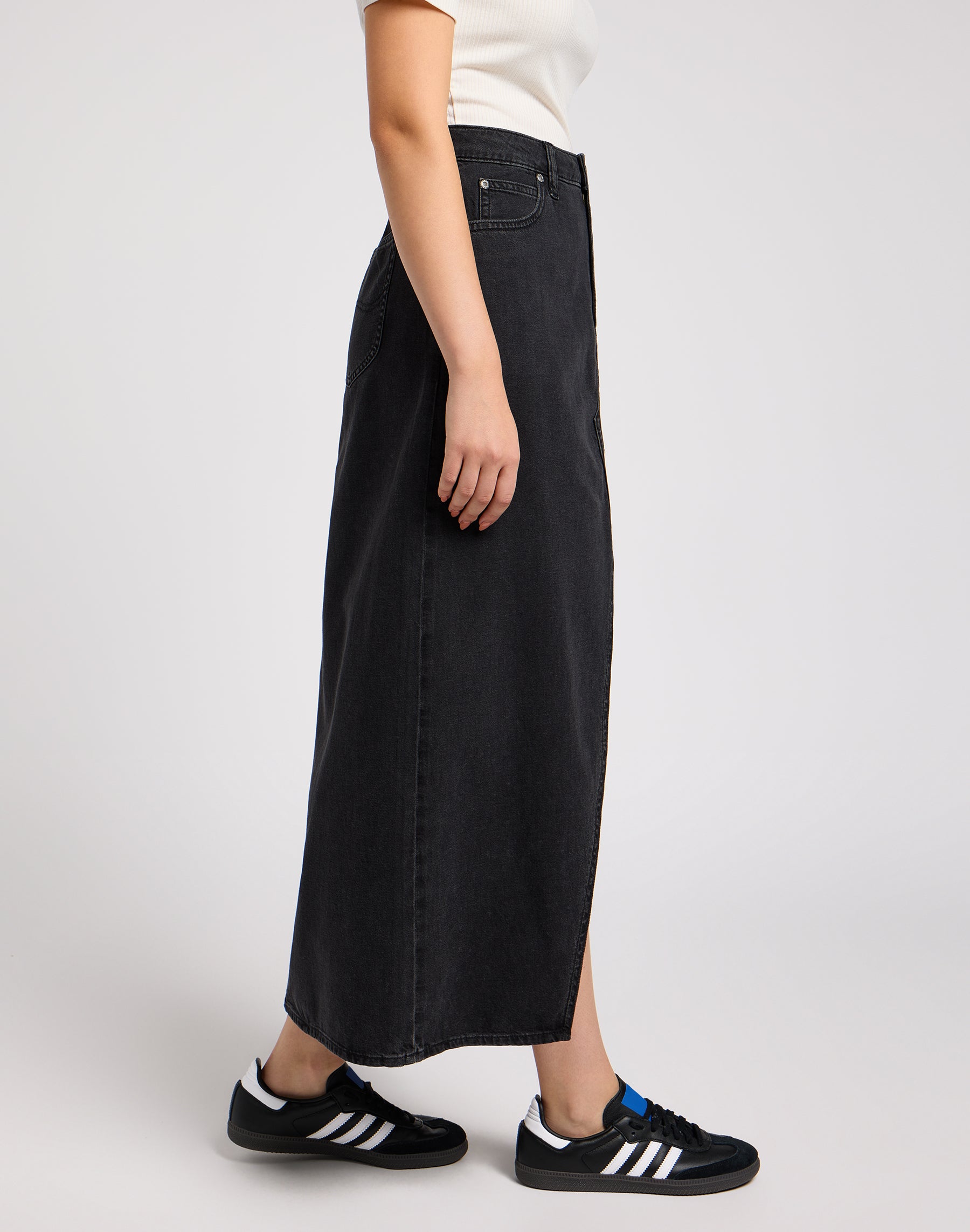 Maxi Skirt in Into The Shadow Skirts Lee   