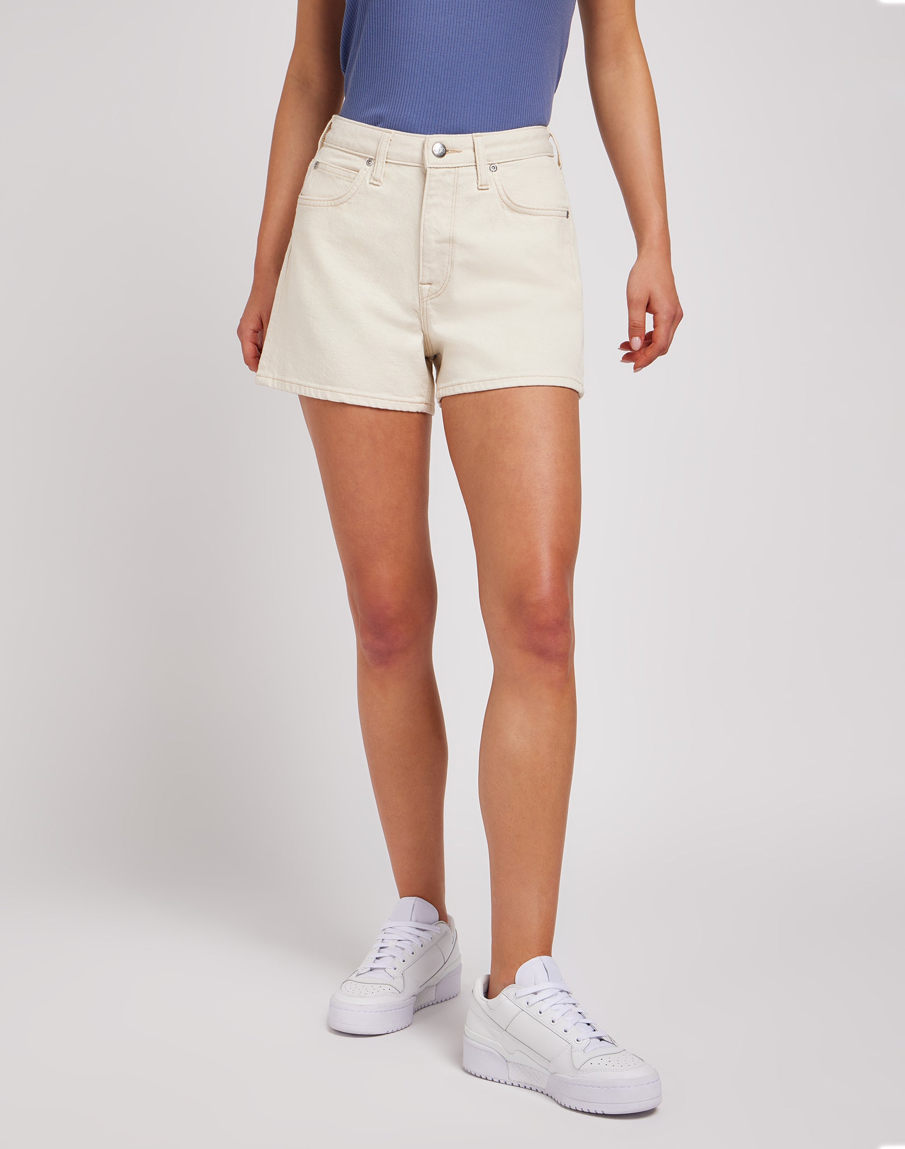 Carol Short in A Light Rinse Shorts Lee   