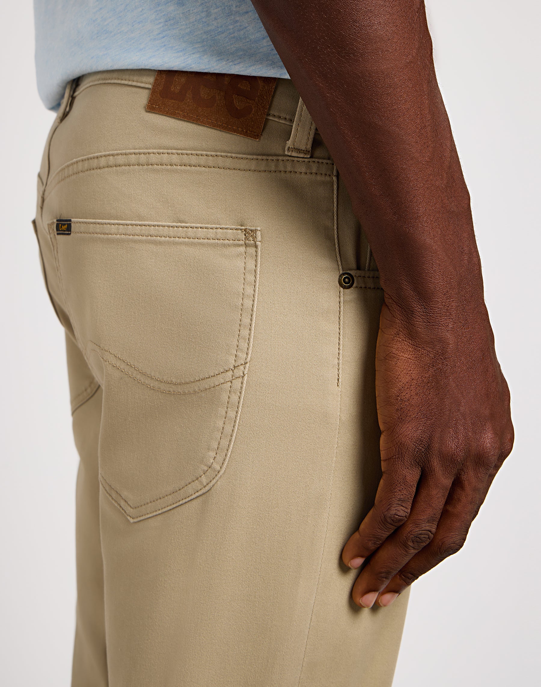 Daren Zip Fly in Kansas City Khaki Pants Lee