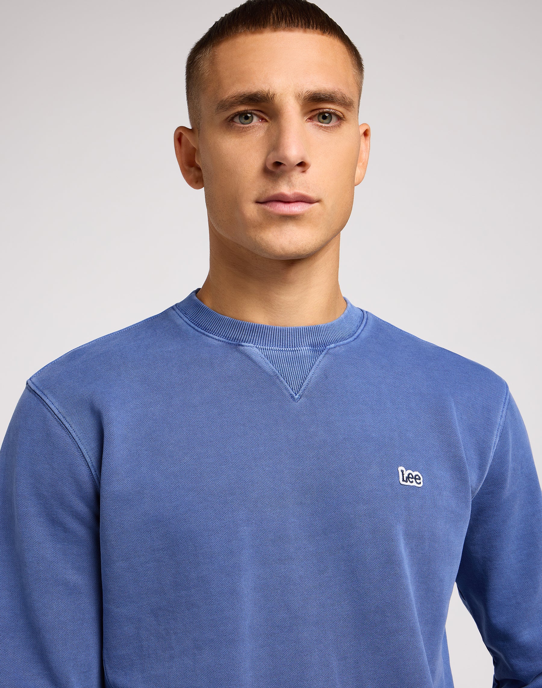 Plain Crew Sweater in Surf Blue Sweatshirts Lee   