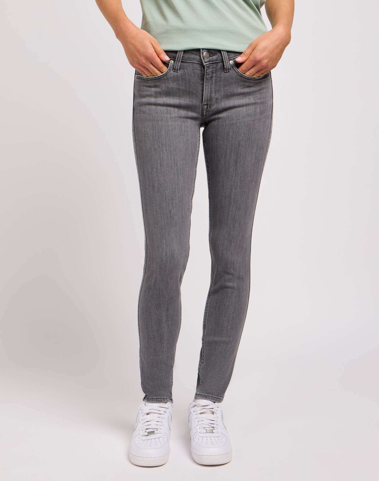 Scarlett in Ash Stone Jeans Lee   