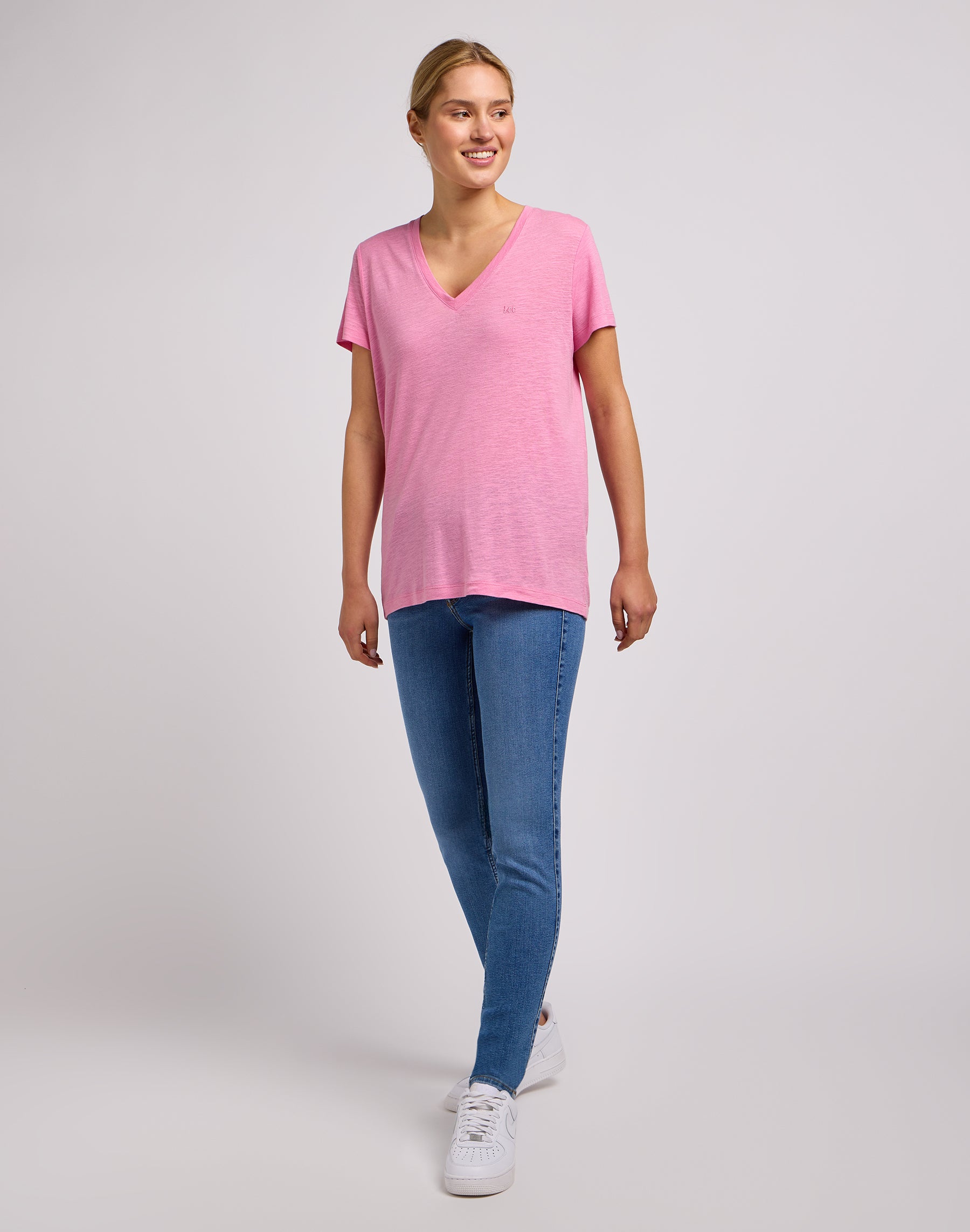 V-Neck Tee in Sugar Lilac T-Shirts Lee   