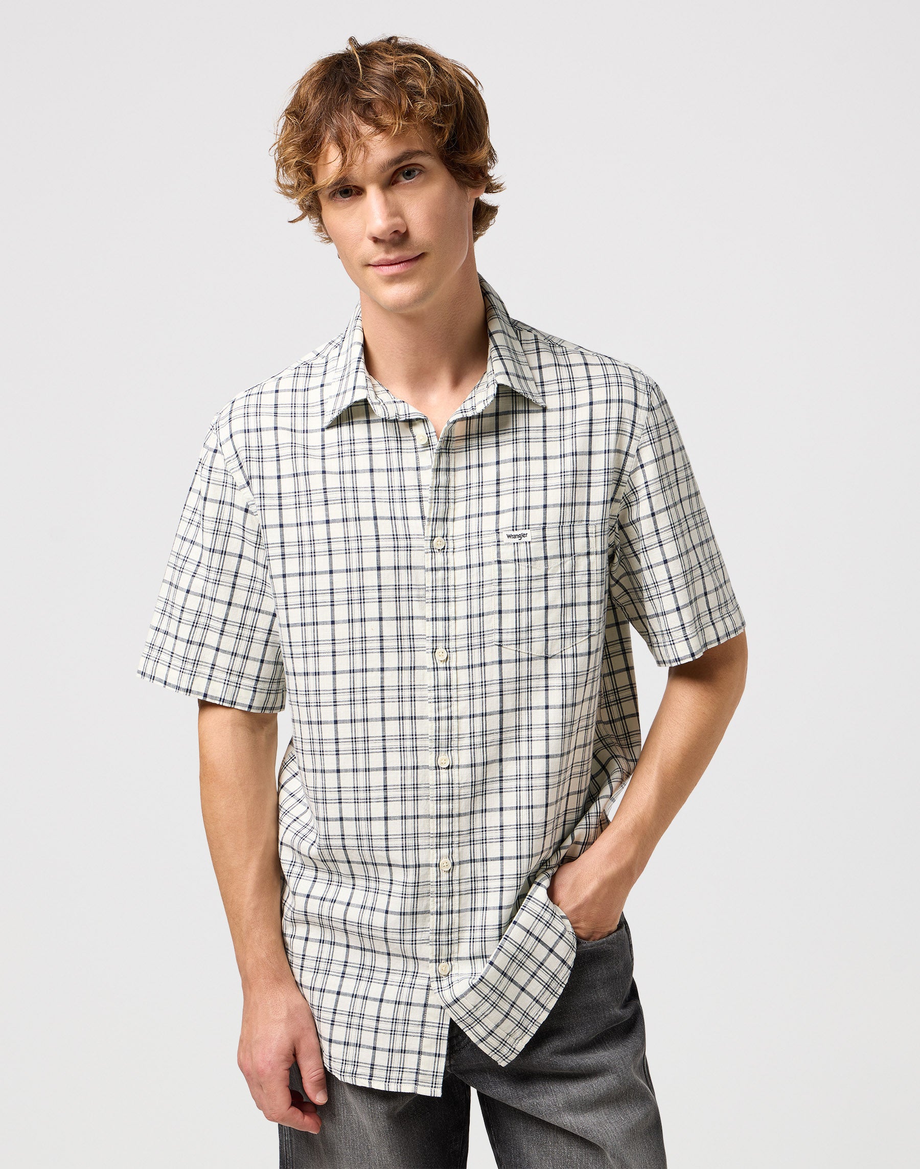 Short sleeve one pocket shirt in Pristine Shirts Wrangler   