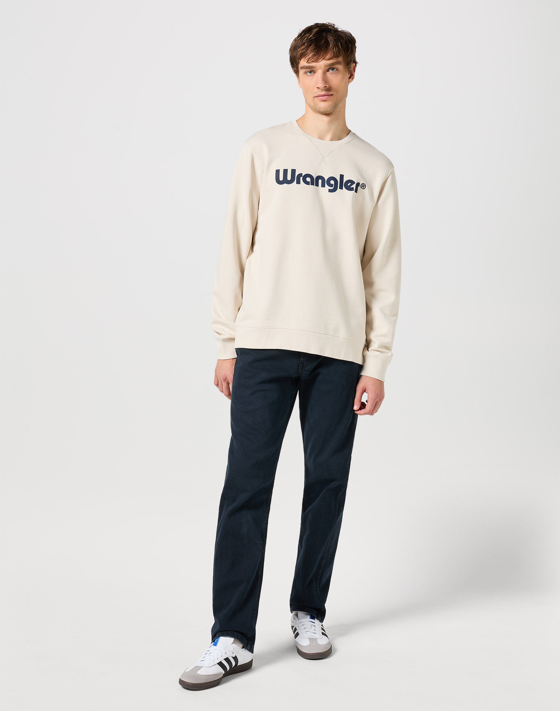 Logo Crew Sweat in Vintage White Sweatshirts Wrangler   