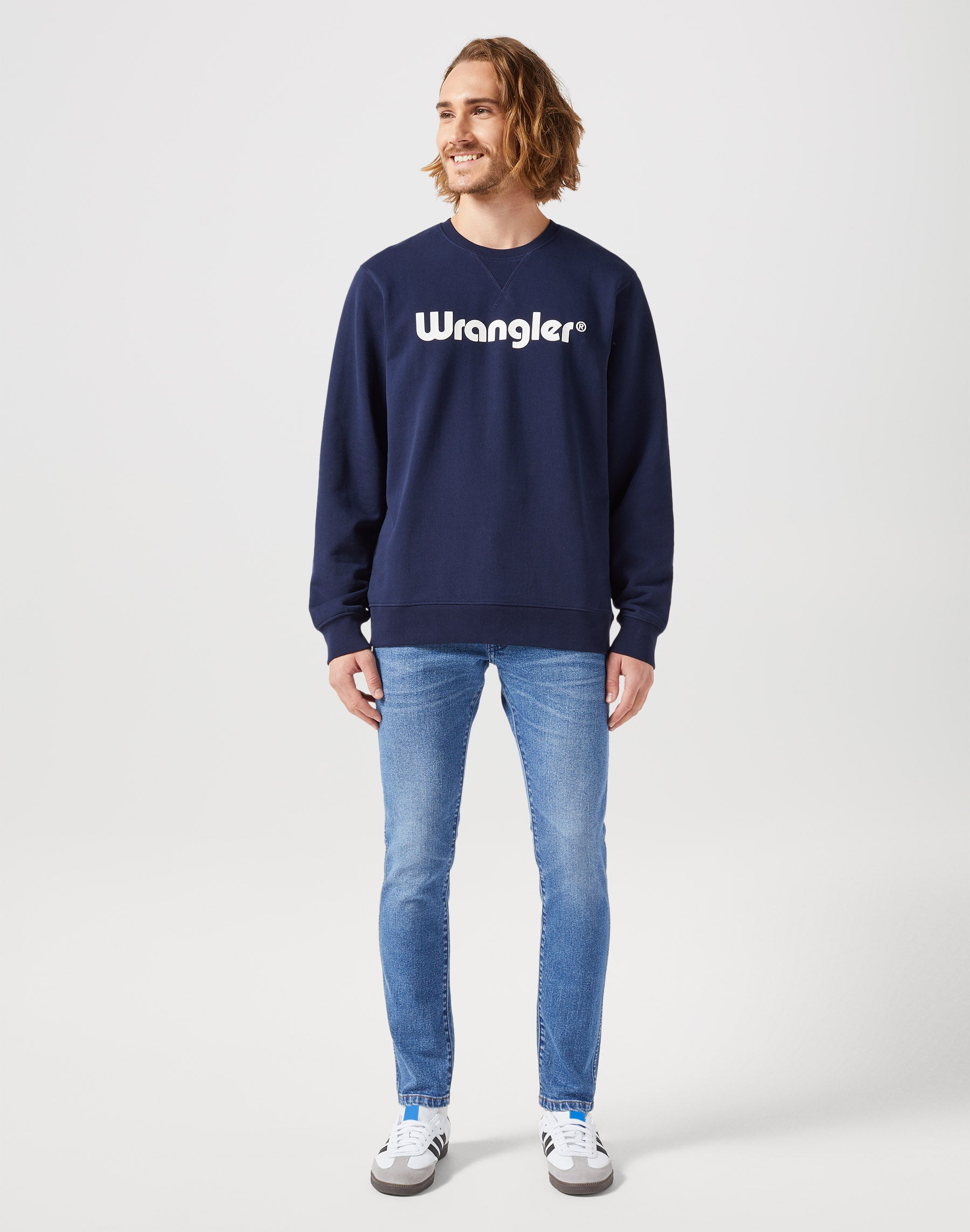 Logo Crew Sweat in Navy Sweatshirts Wrangler   