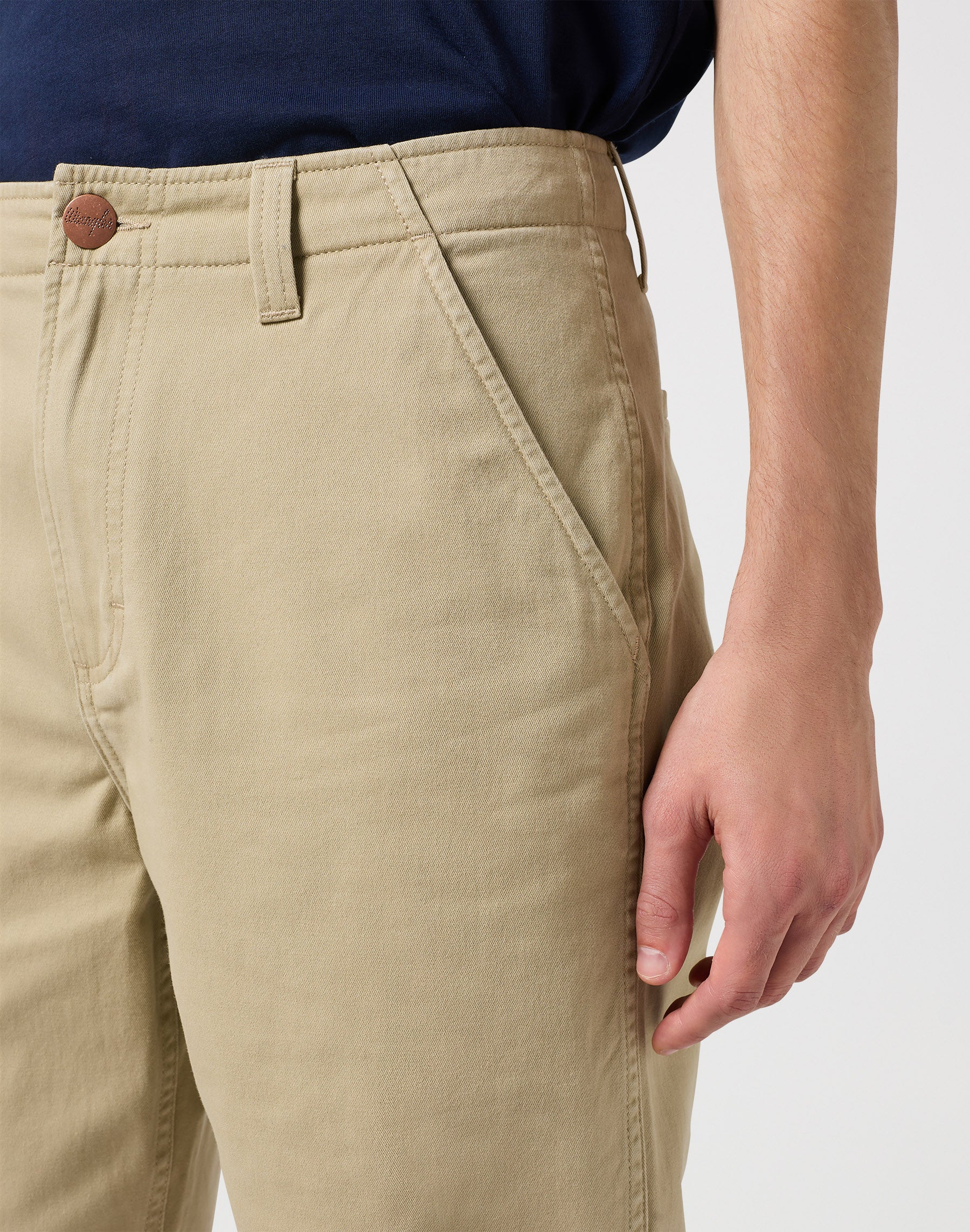 Casey Chino Shorts in Saddle Shorts Wrangler   