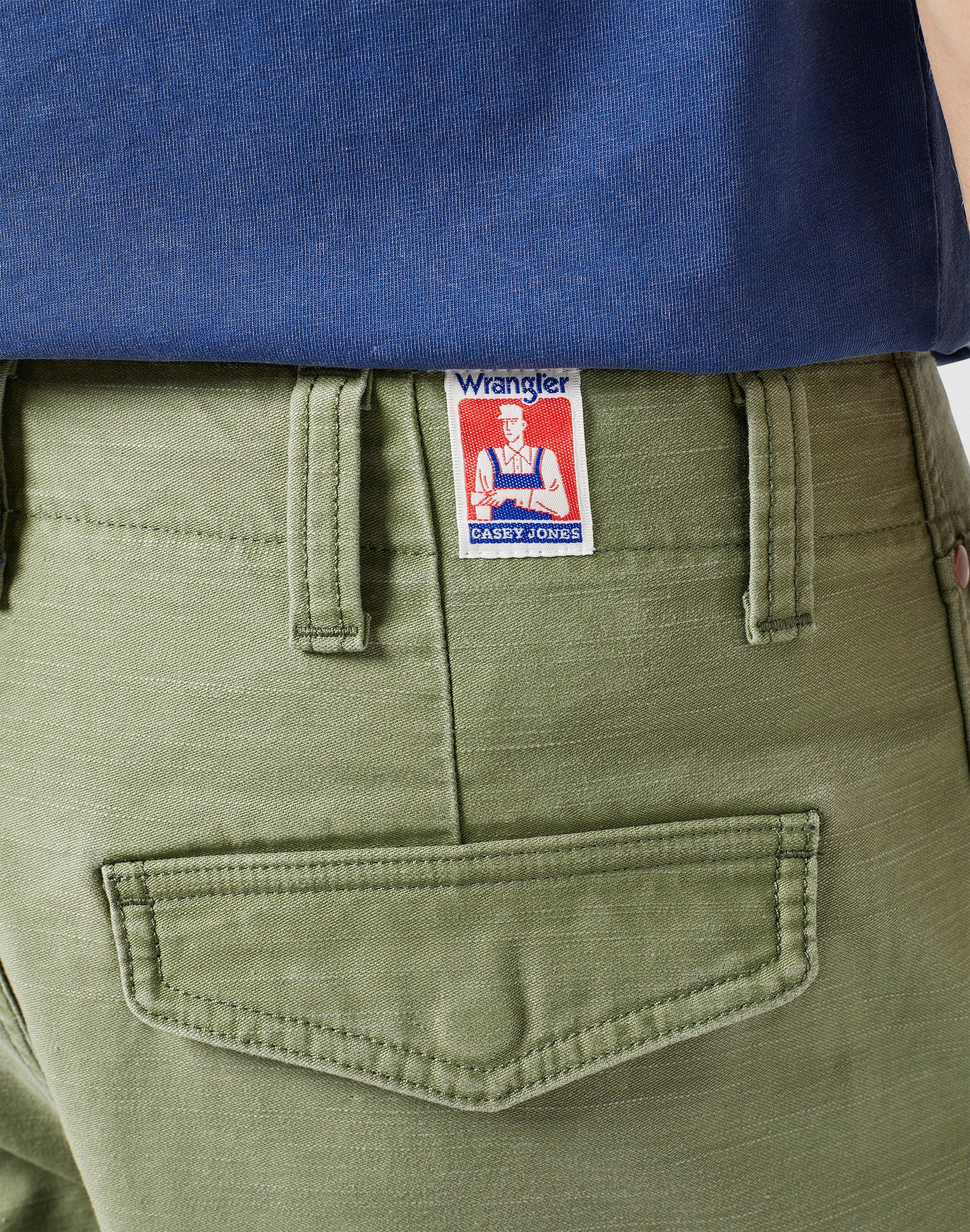 Casey Cargo Shorts in Olive Shorts Wrangler   