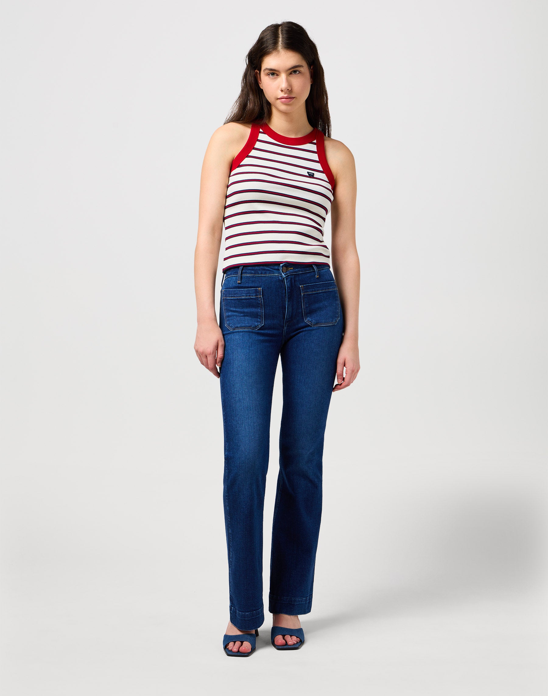 Flare in Dark Wash Jeans Wrangler