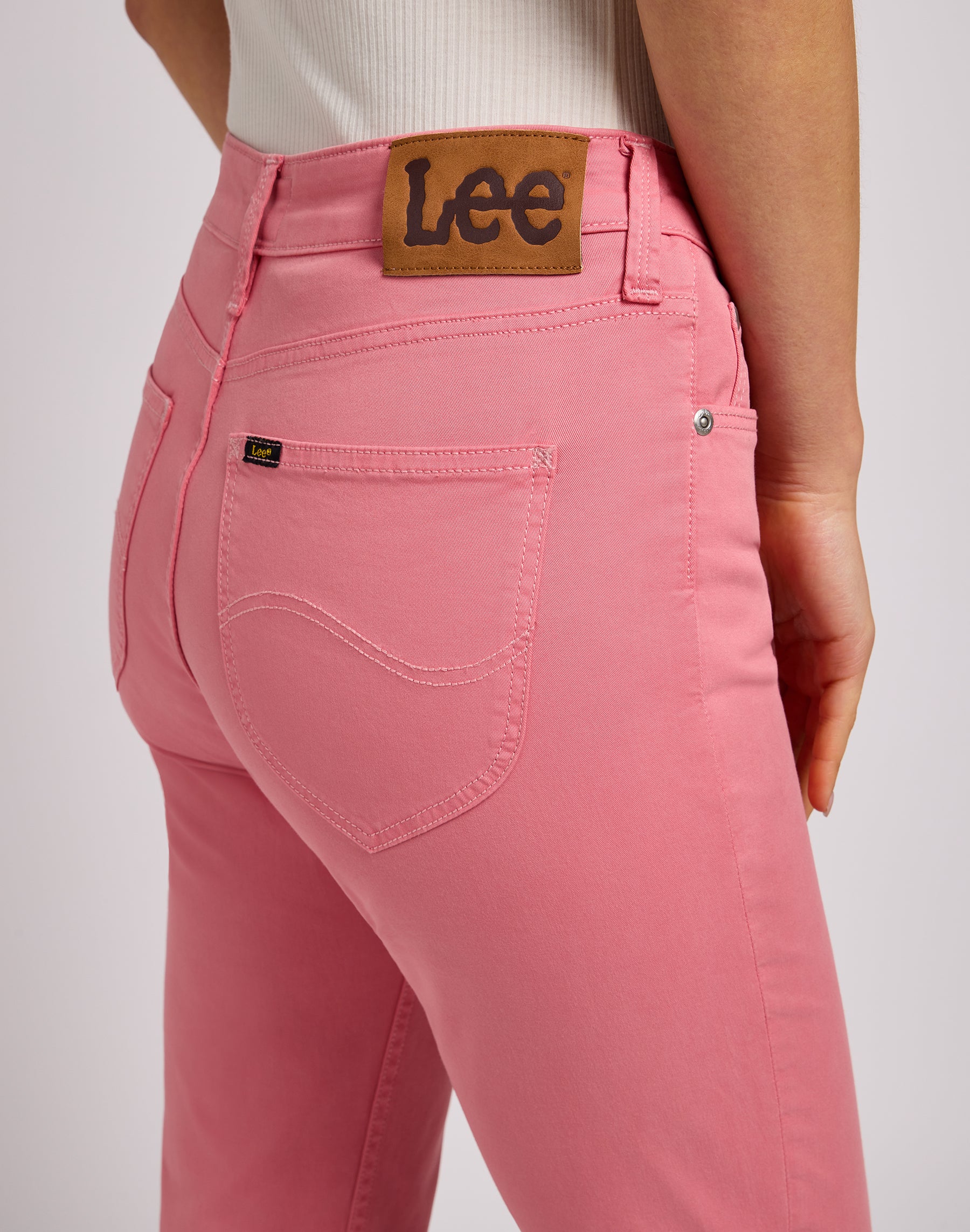 Marion Straight in Cassie Pink Pants Lee   