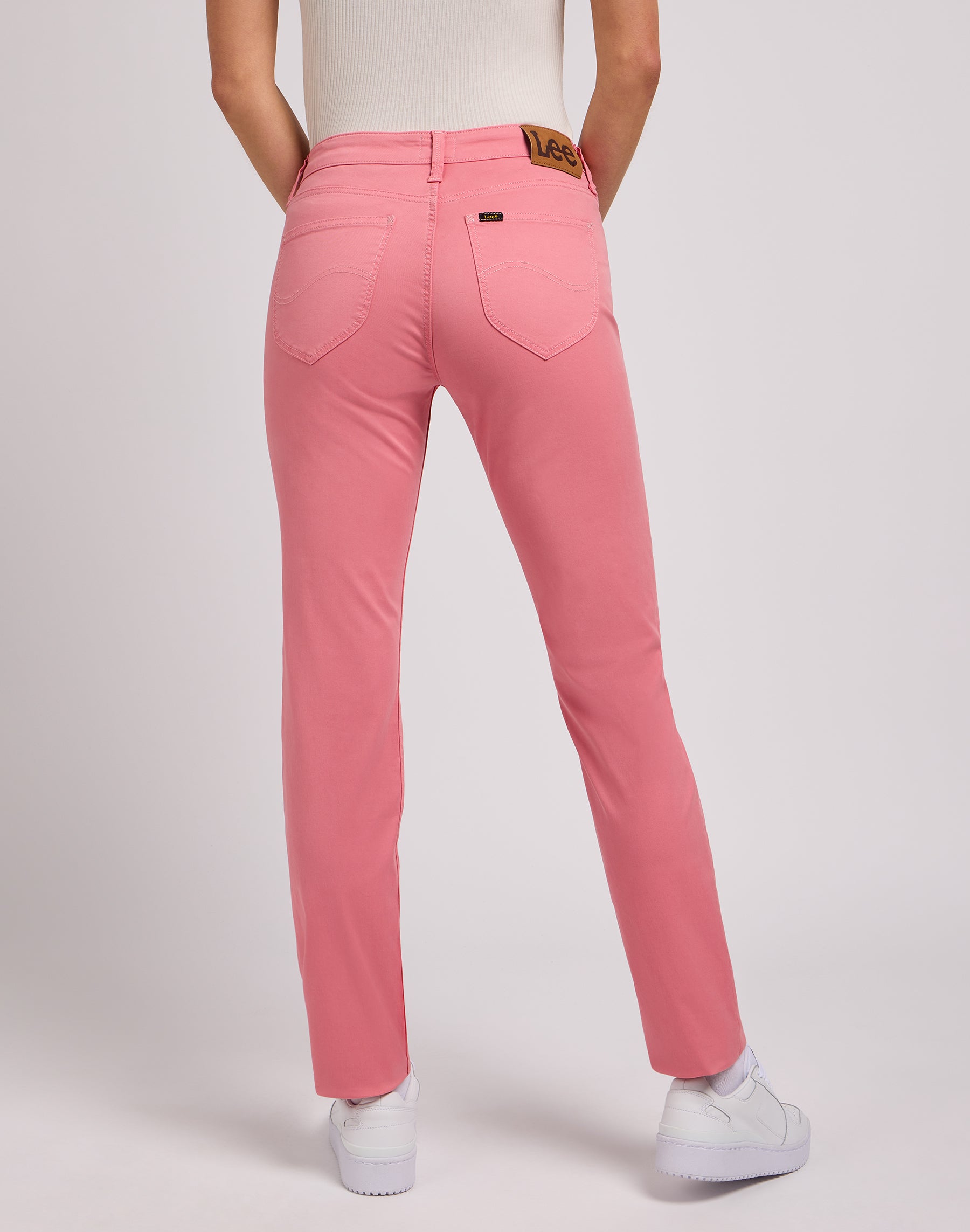 Marion Straight in Cassie Pink Pants Lee   