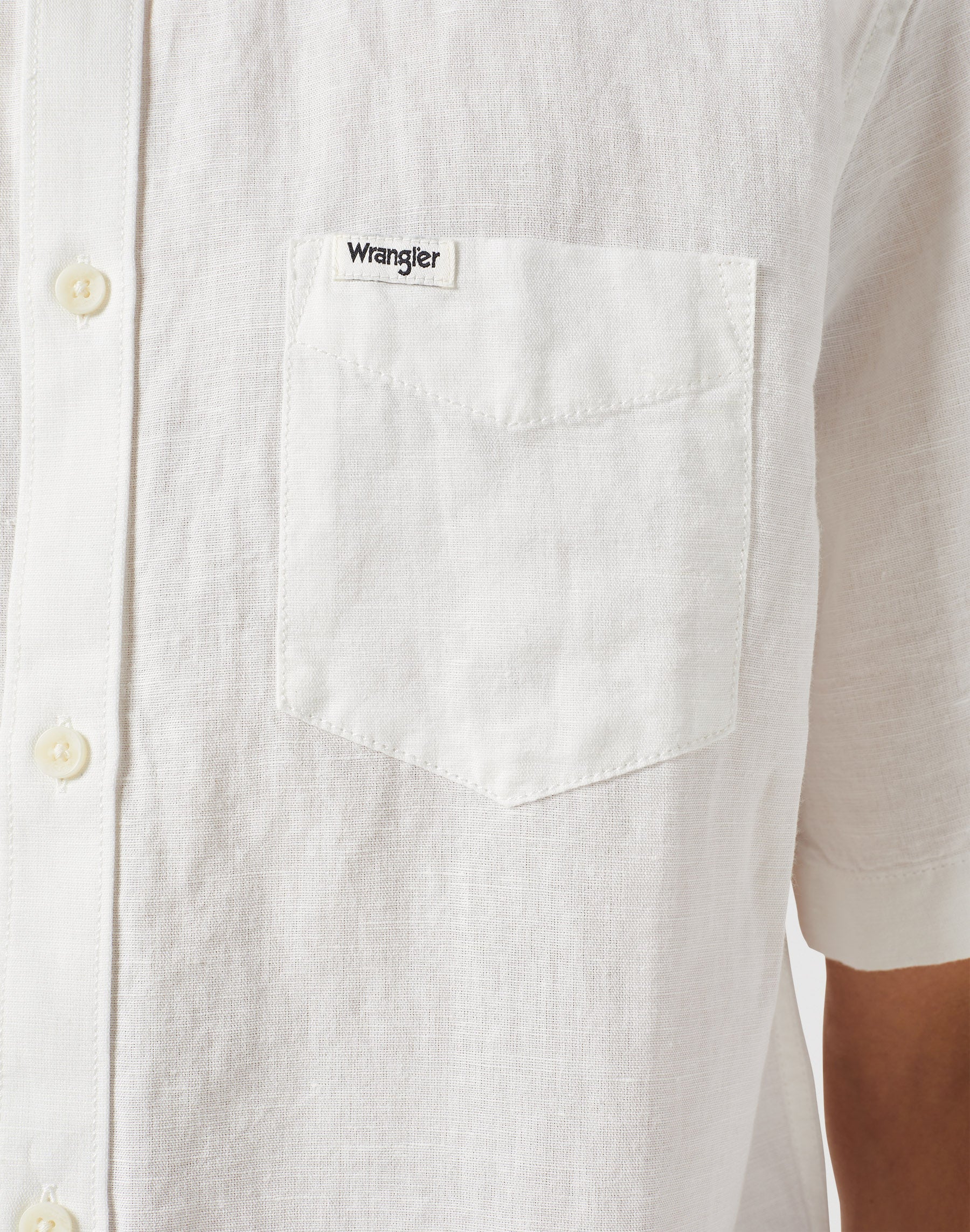 One Pocket Shirt in Worn White Shirts Wrangler   