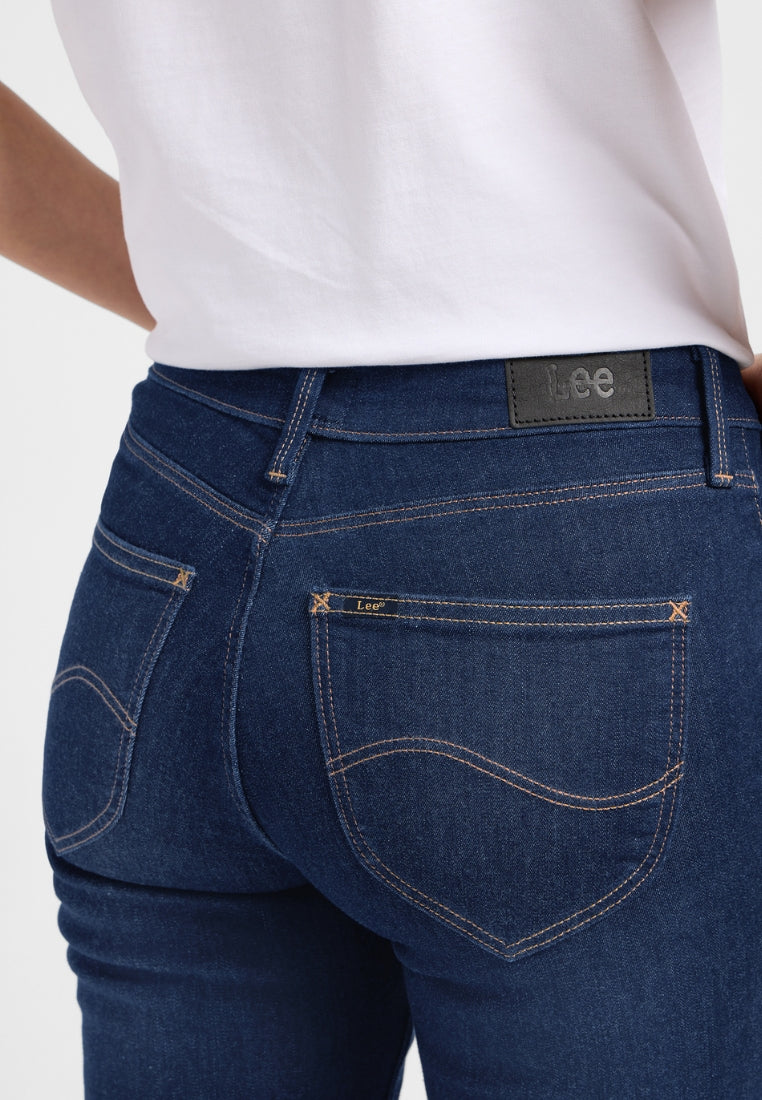 Marion Straight in Rain Falls Jeans Lee