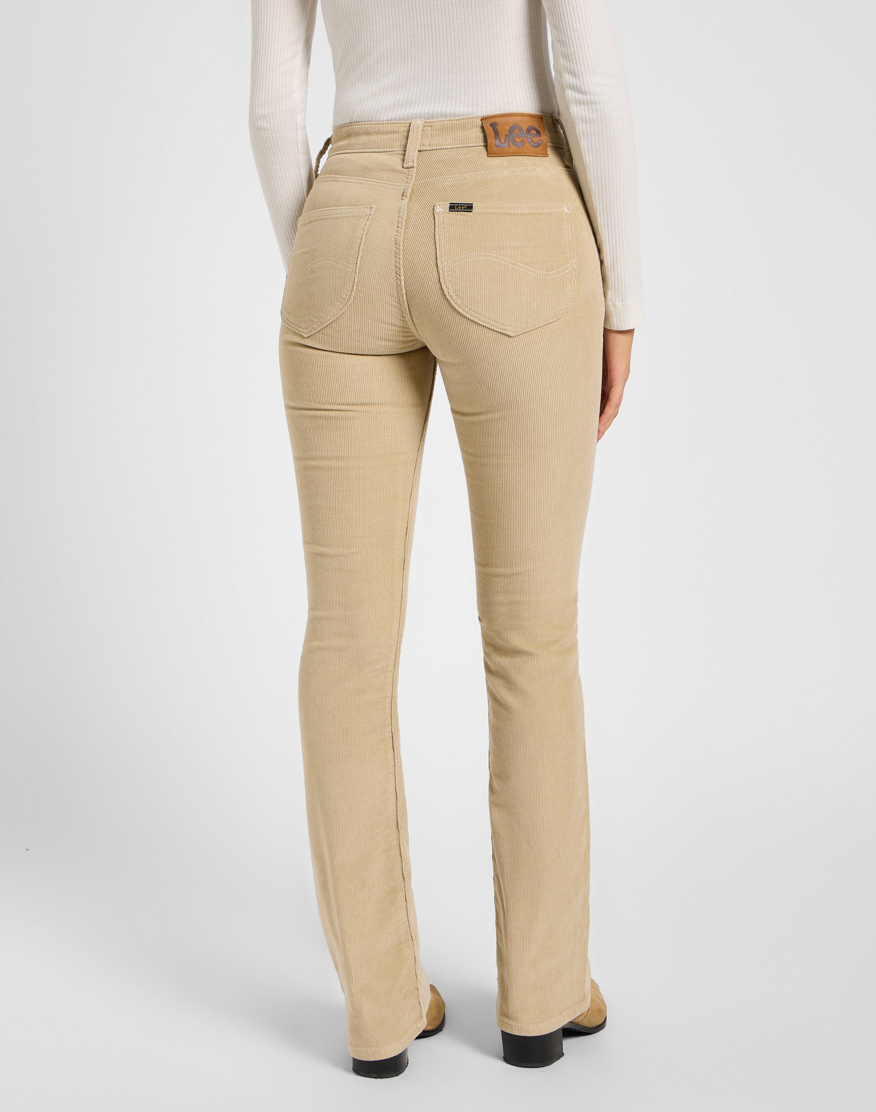 Breese Boot in Pioneer Beige Pants Lee   