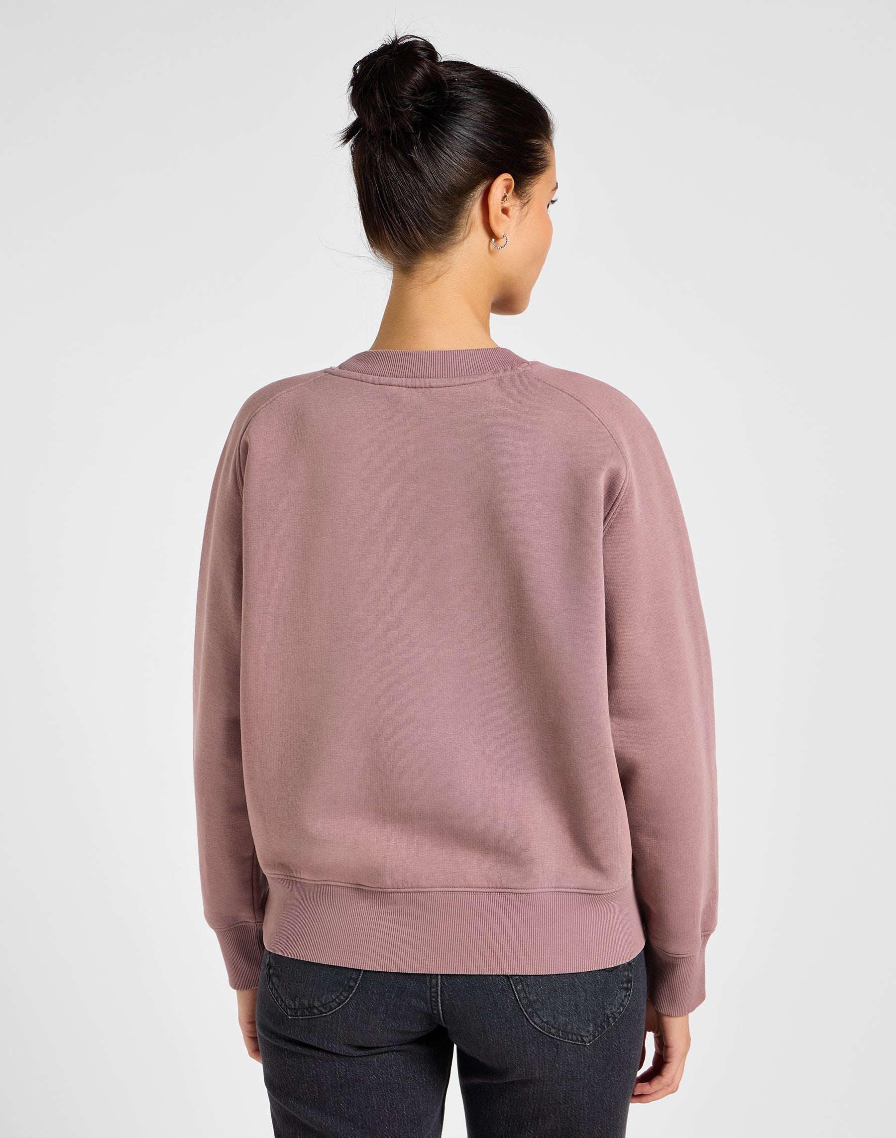 Raglan Crew Sweater in Dreamy Mauve Sweatshirts Lee   