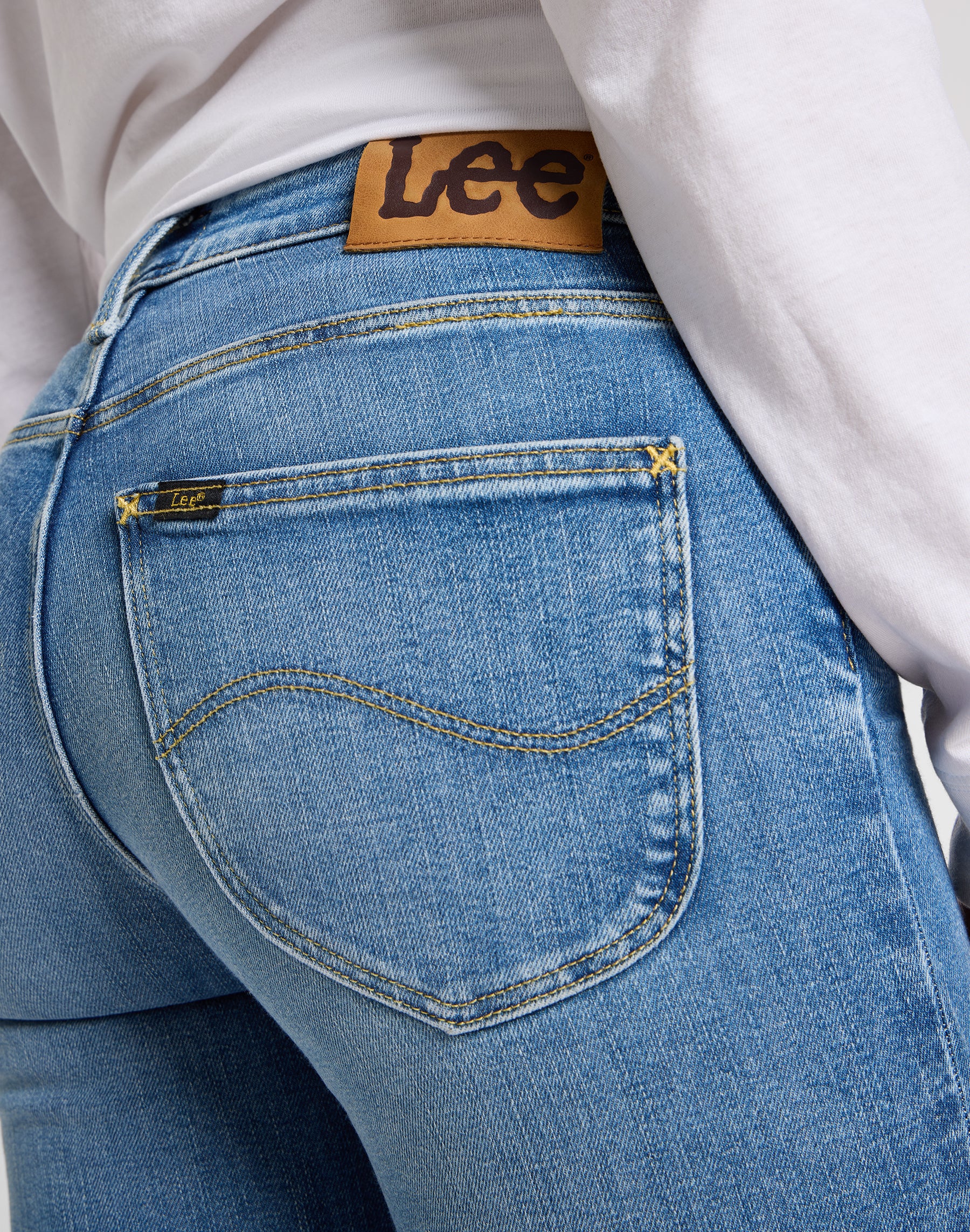 Elly in holding back jeans Lee   