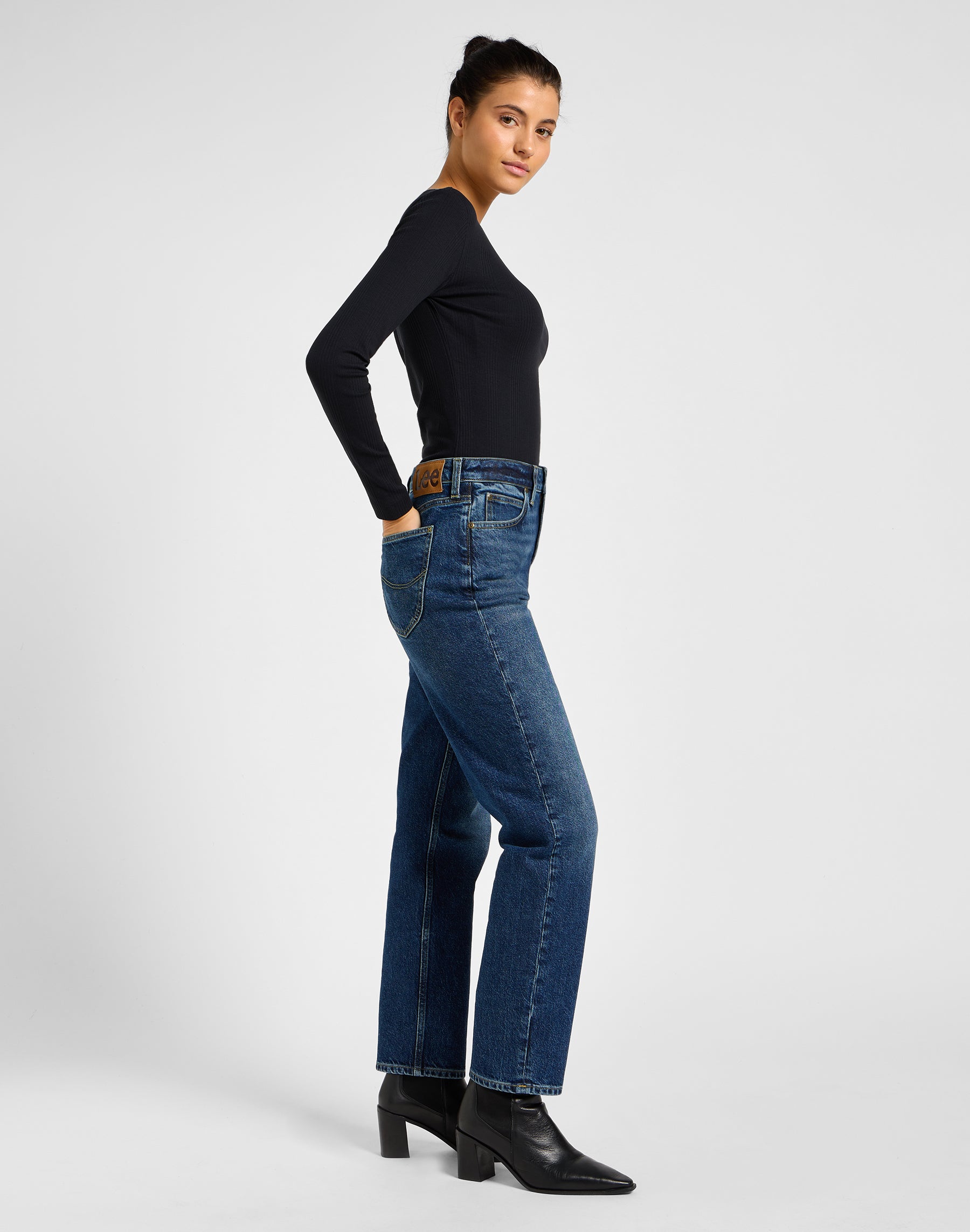 Carol in Indigo Ruin Jeans Lee   