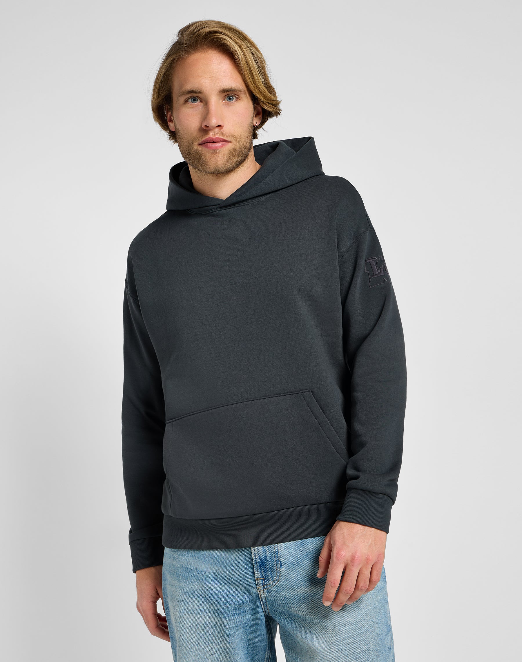 Core Relaxed Hoodie in Washed Black Hoodie Lee   