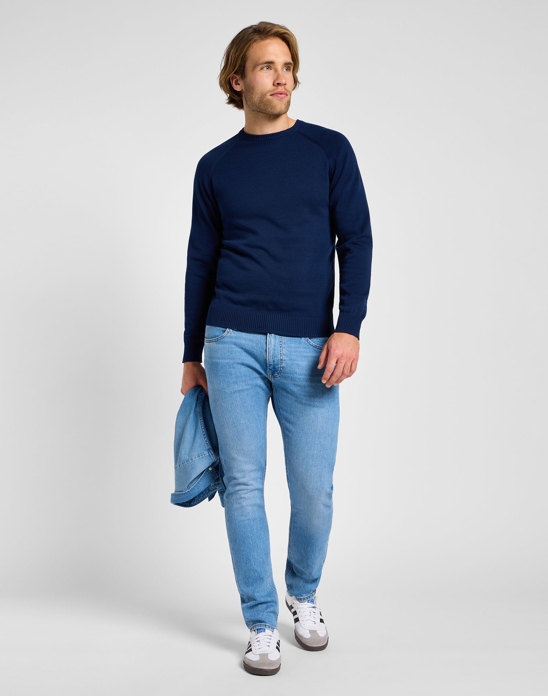 Clean Raglan Sweater in True Navy Sweatshirts Lee   