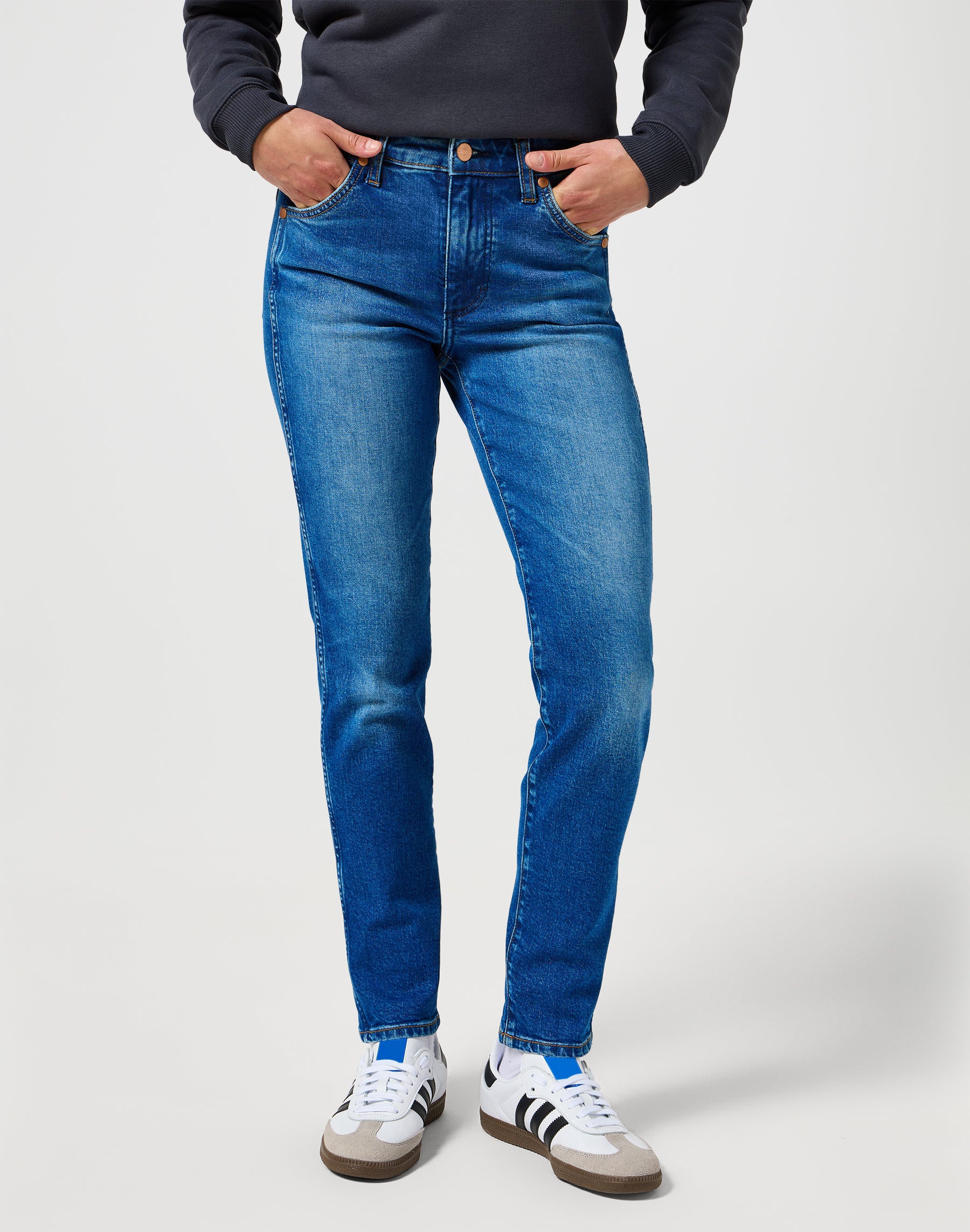 Piper in Indigo Dusk Jeans Wrangler   