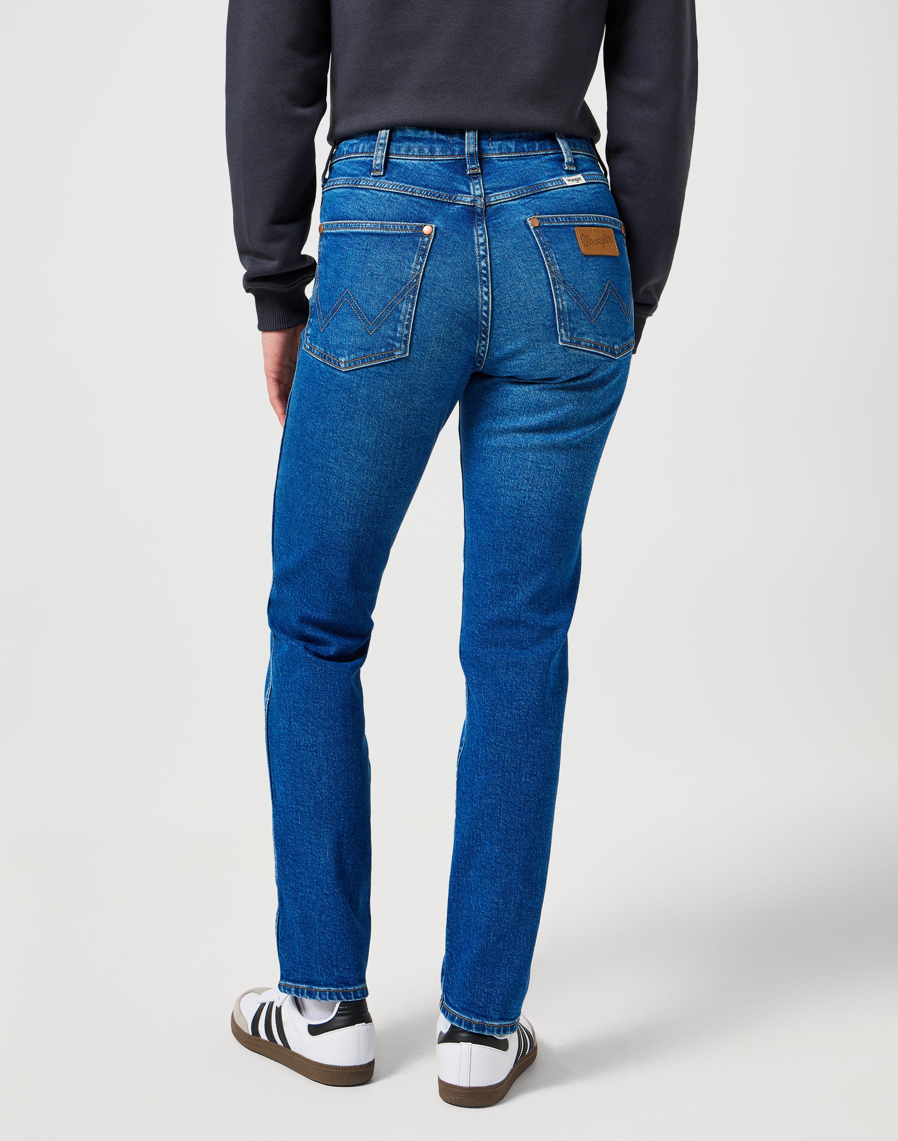 Piper in Indigo Dusk Jeans Wrangler   