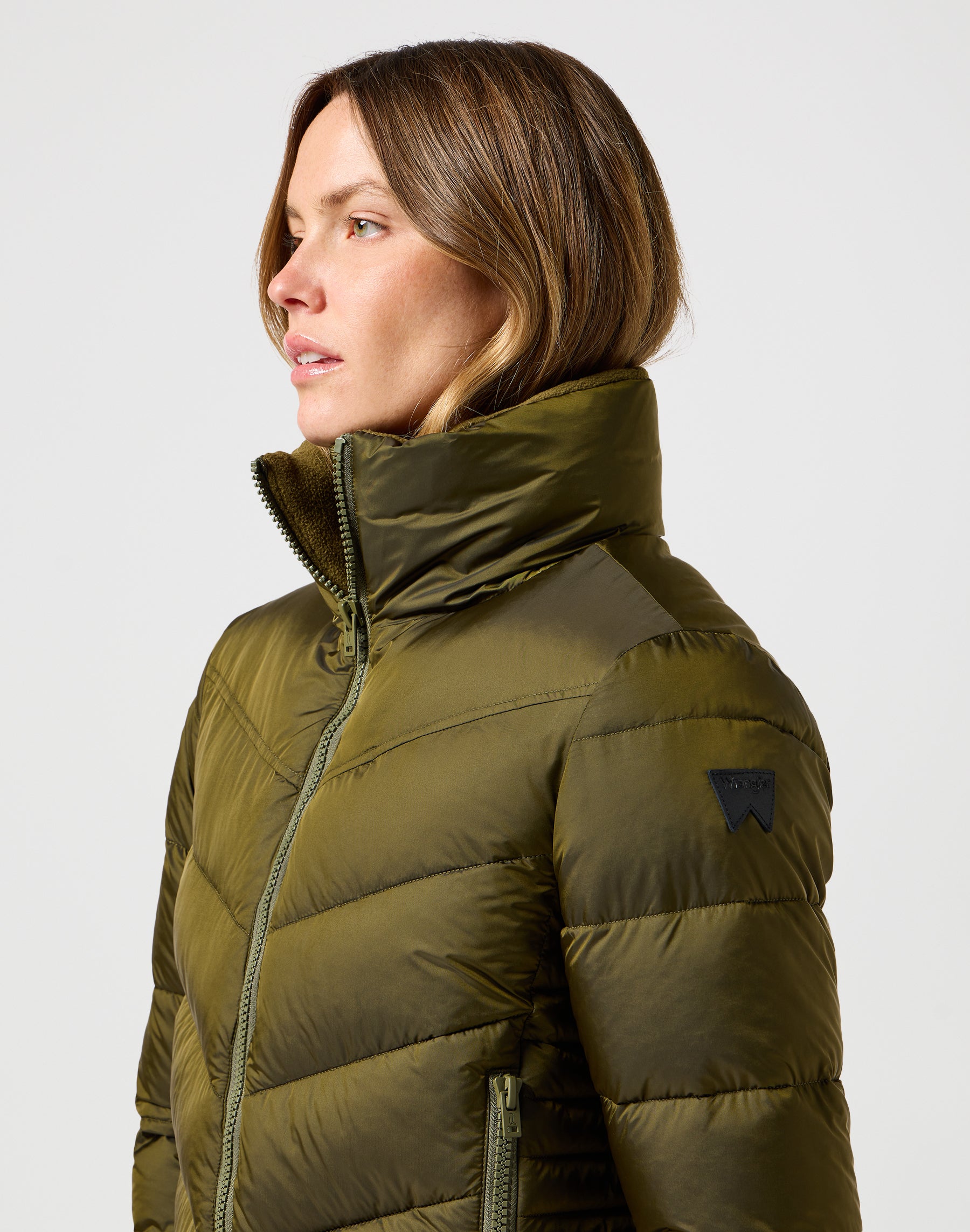 Short Puffer Jacket in Ivy Green Jackets Wrangler   