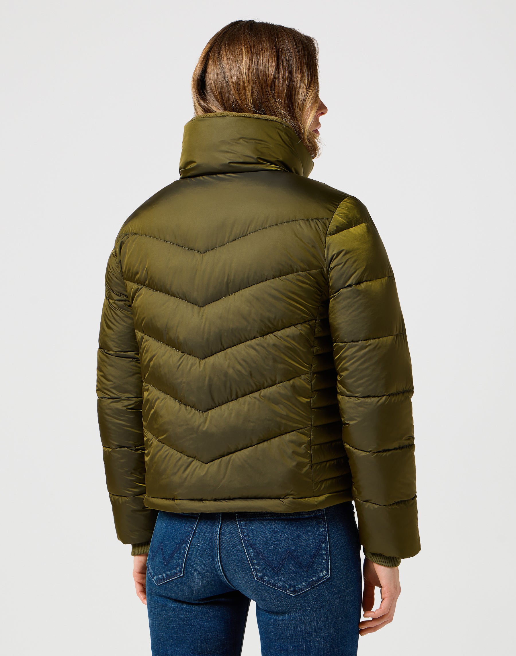 Short Puffer Jacket in Ivy Green Jackets Wrangler   