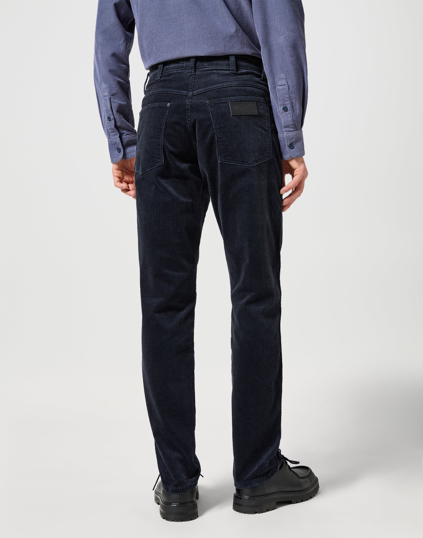 River in Dark Navy Pants Wrangler   