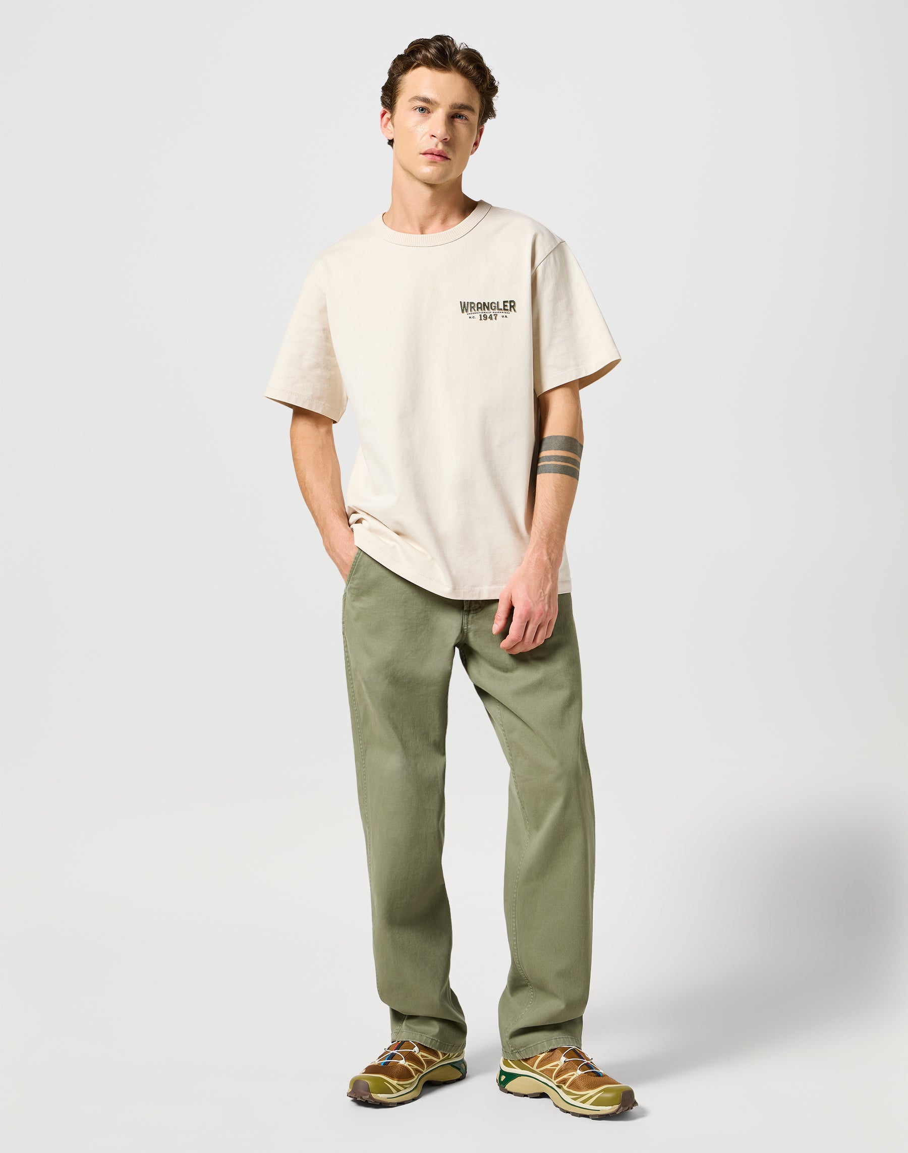 Casey Jones Chino Relaxed in Dusty Olive Pants Wrangler   