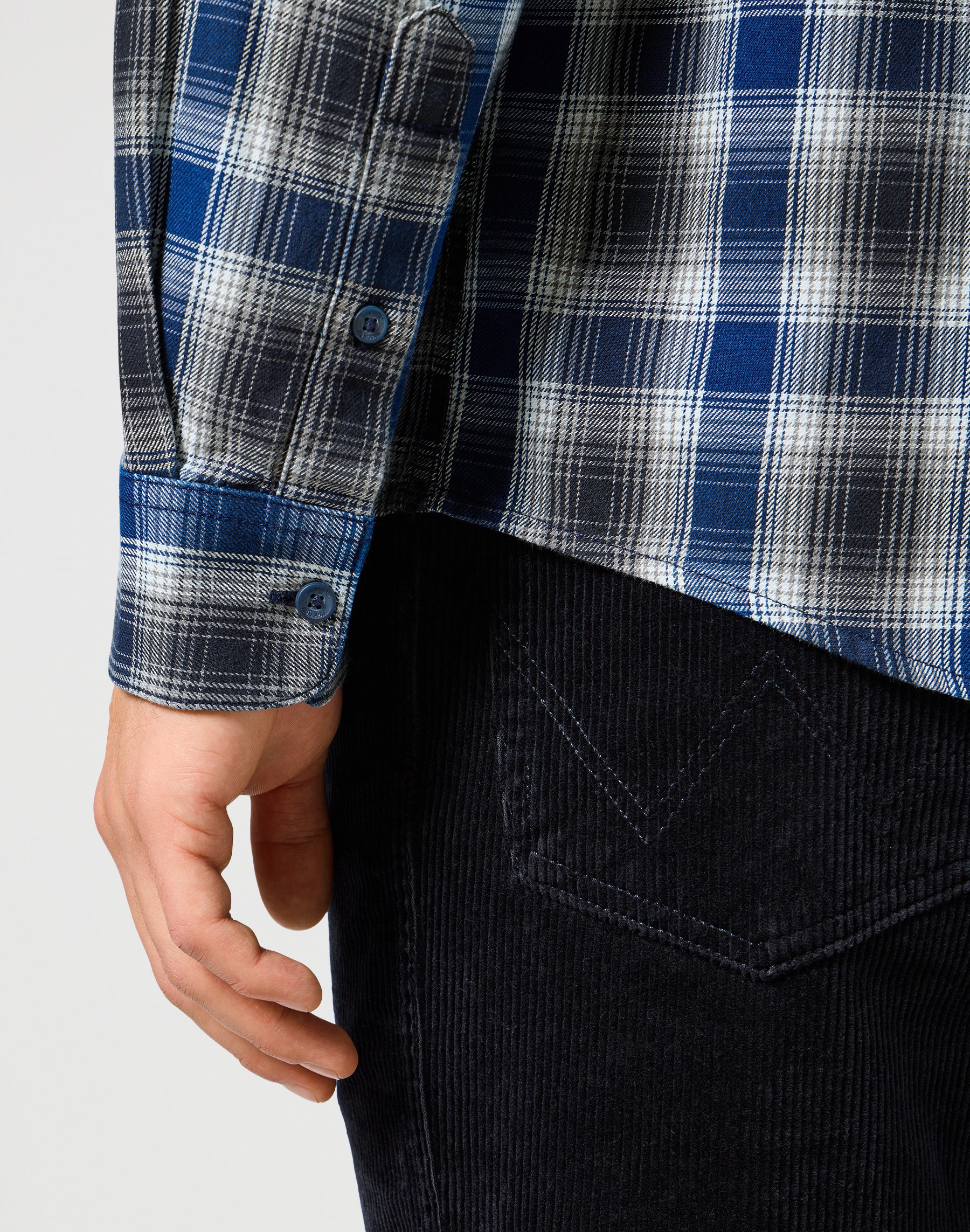 One Pocket Indigo Shirt in Navy Shirts Wrangler   