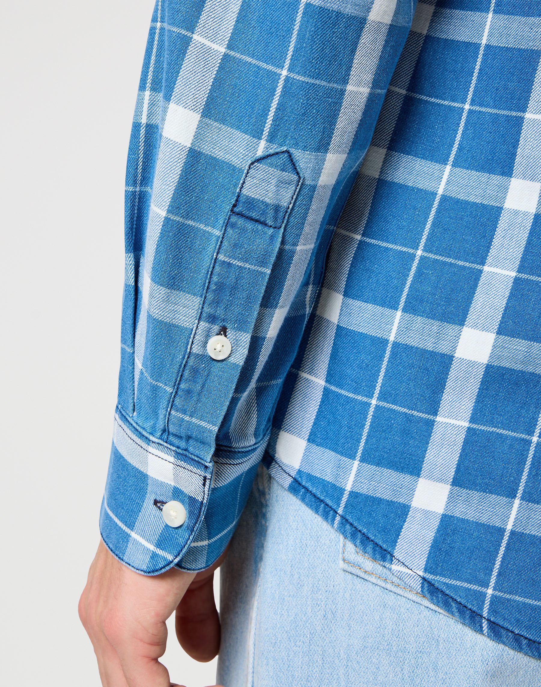 One Pocket Shirt in Blue Indigo Shirts Wrangler   