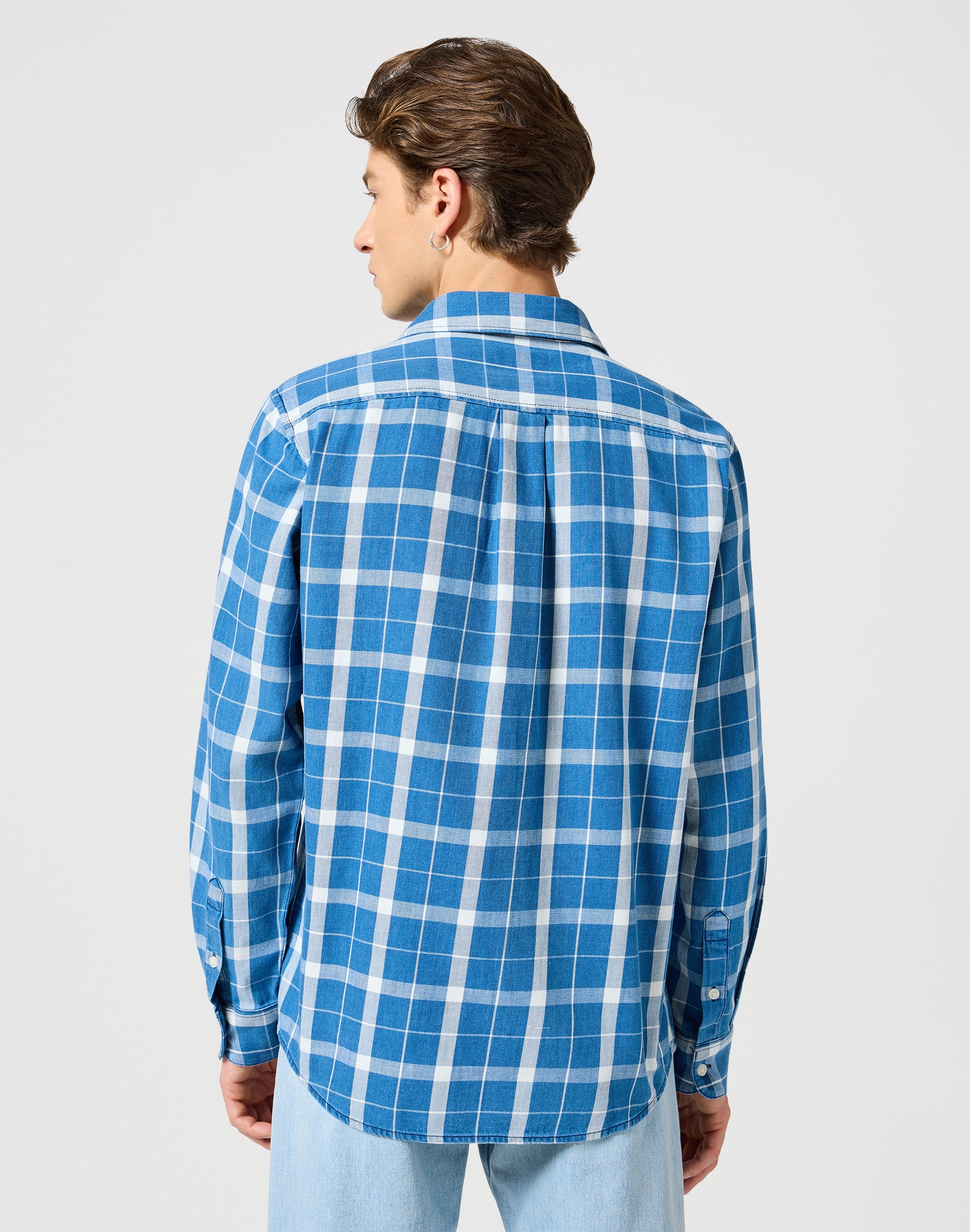 One Pocket Shirt in Blue Indigo Shirts Wrangler   