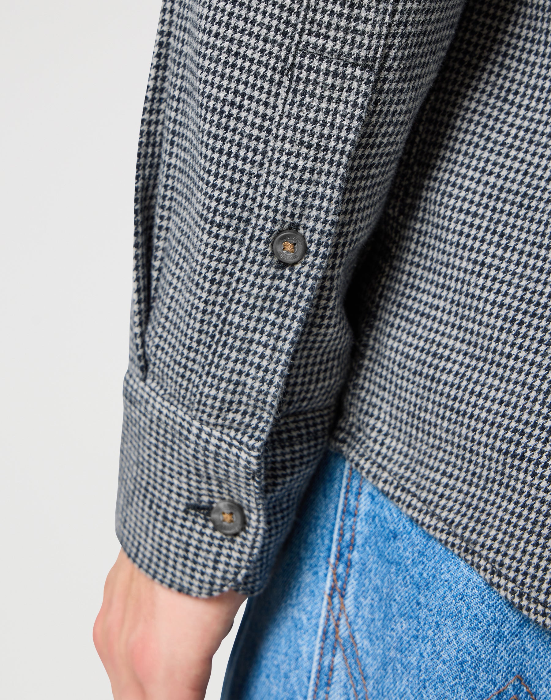 One Pocket Flannel Shirt in Grey Black Shirts Wrangler   