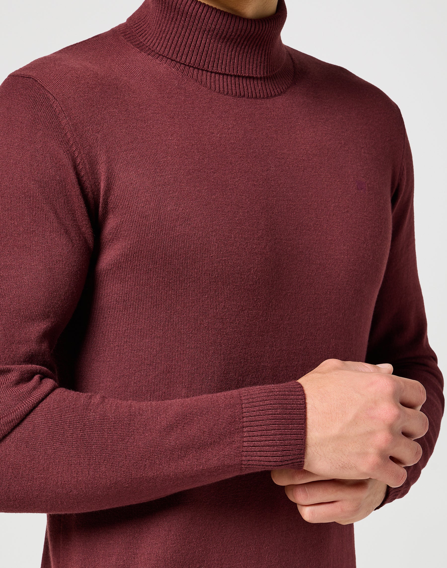 Turtleneck in Dahlia Sweater Wrangler   