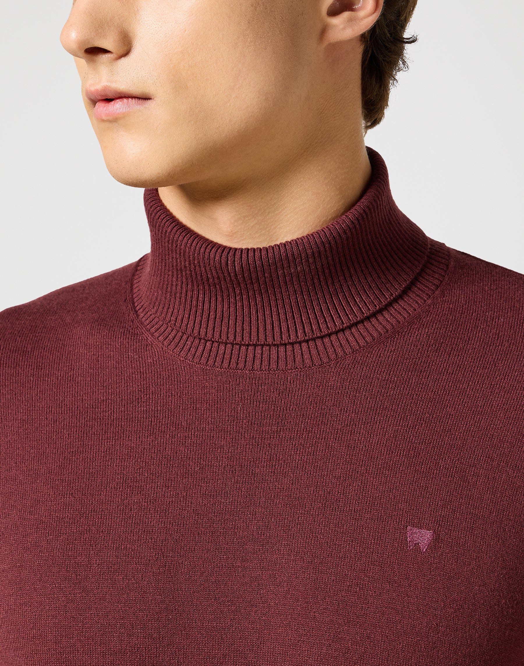 Turtleneck in Dahlia Sweater Wrangler   